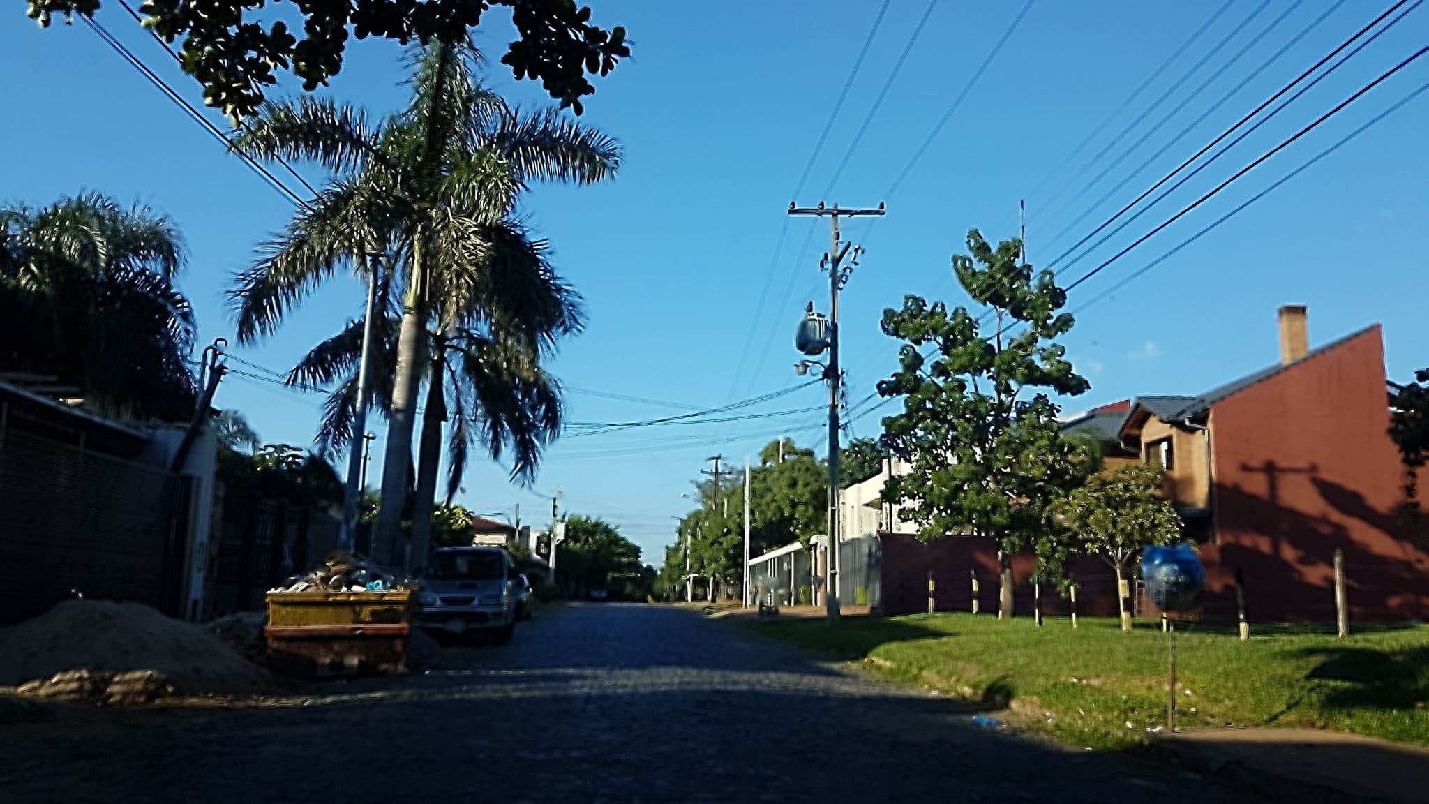 Street view near Casa de Mía - Apartamentos, Mariano Roque Alonso — © ancho85 (CC BY-SA · Mapillary)