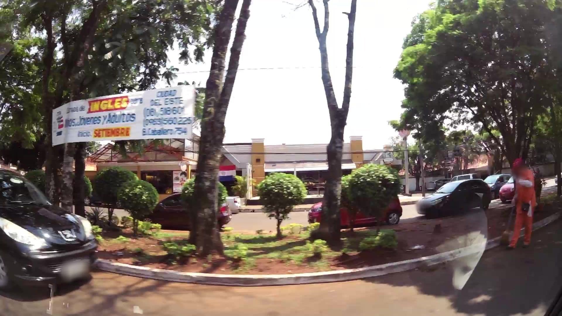 Street view near RESIDENCIA-UNIV, Ciudad del Este — © kaartcam (CC BY-SA · Mapillary)