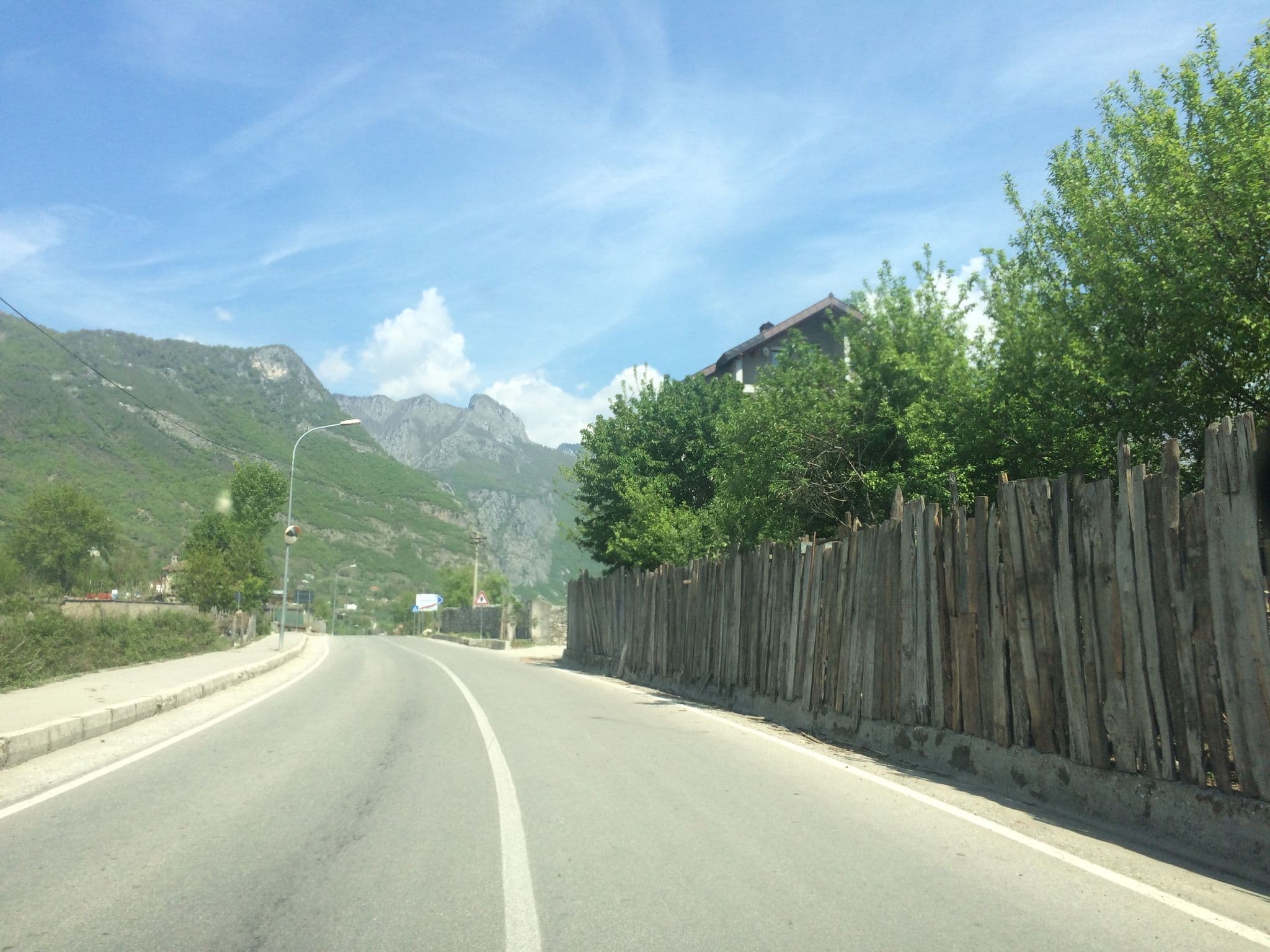 Street view near Perparimi Guesthouse, Bajram Curri — © ardob11 (CC BY-SA · Mapillary)