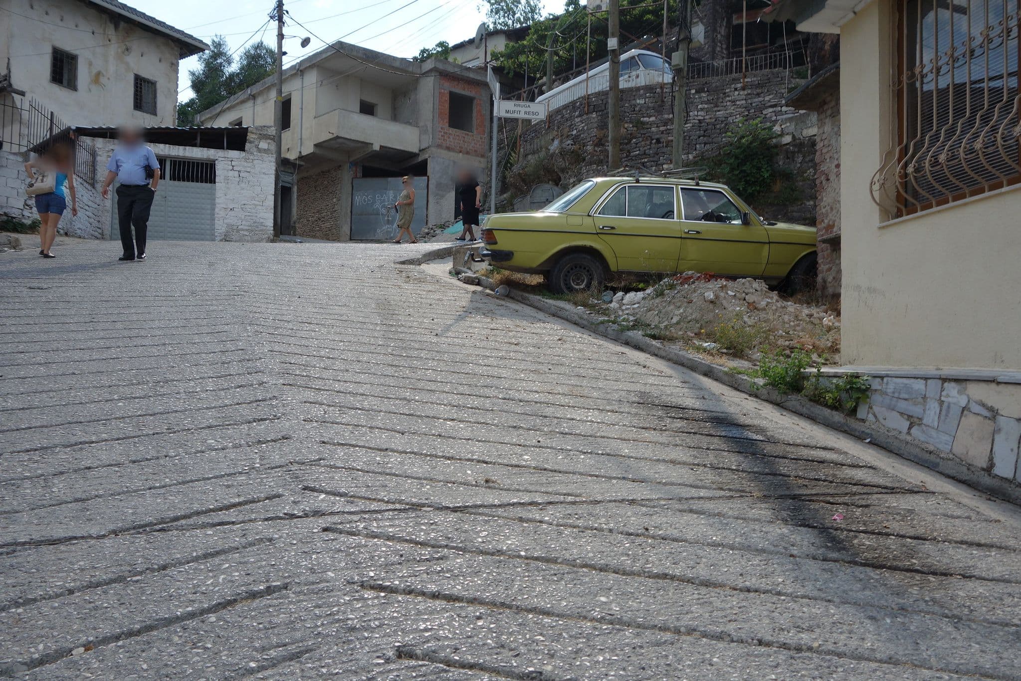 Street view near Aqueduct inn Gjirokaster, Gjirokaster, Gjirokastër — © malenki (CC BY-SA · Mapillary)