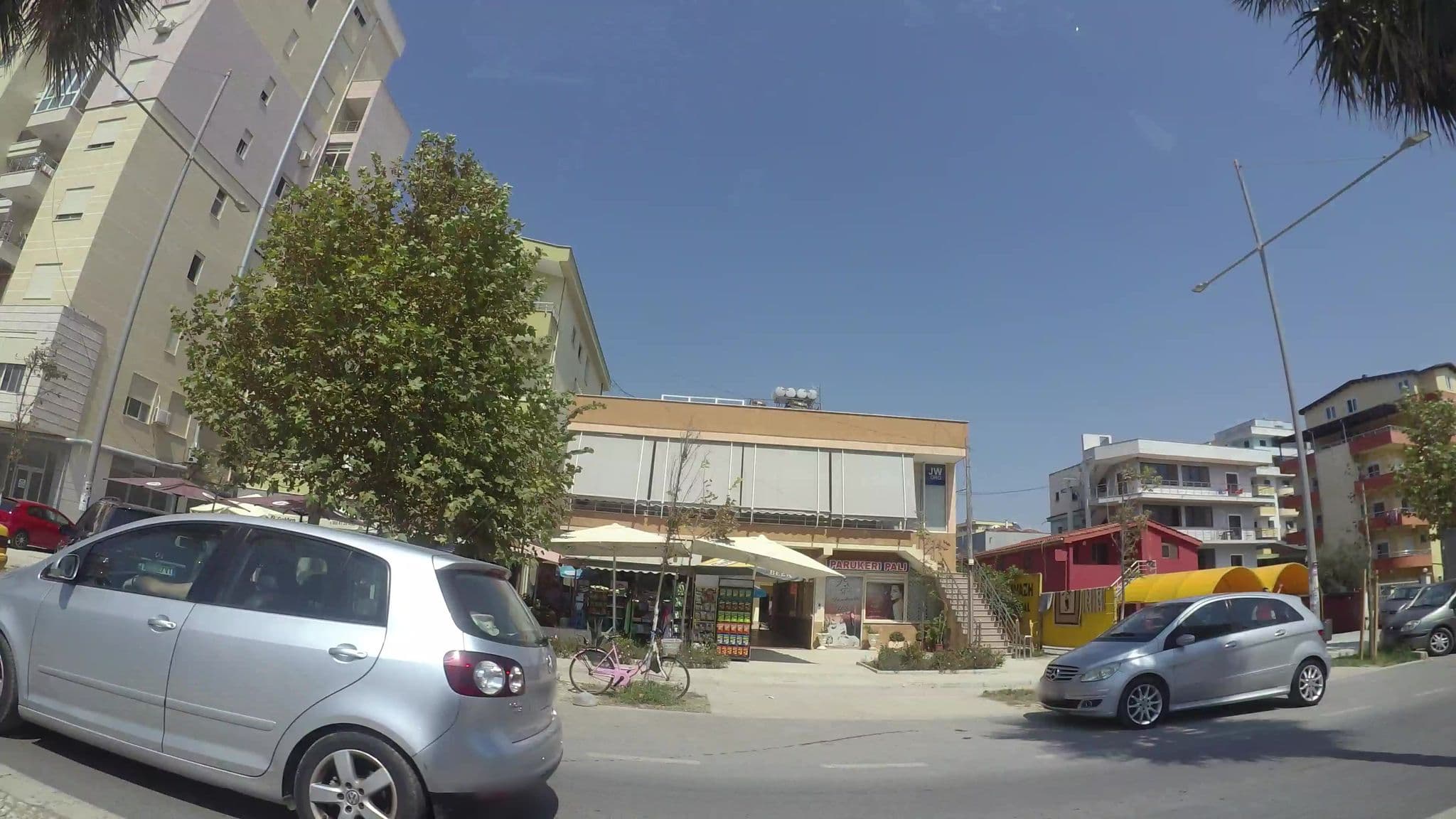 Street view near Vila Huqi Durres, Durrës — © kaart_3 (CC BY-SA · Mapillary)
