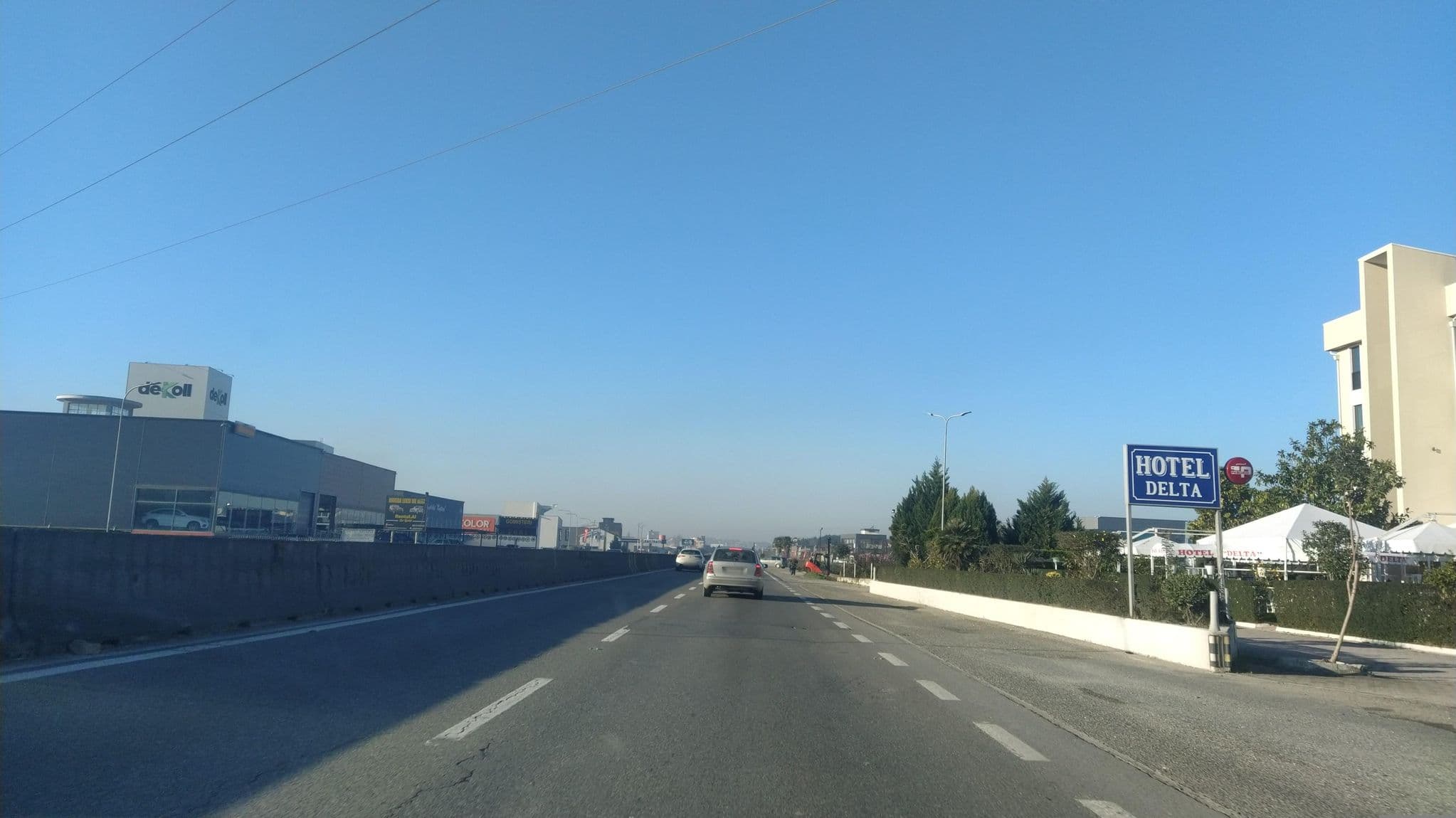 Street view near Delta Hotel & Bar, Rrashbull — © Irdi (CC BY-SA · Mapillary)