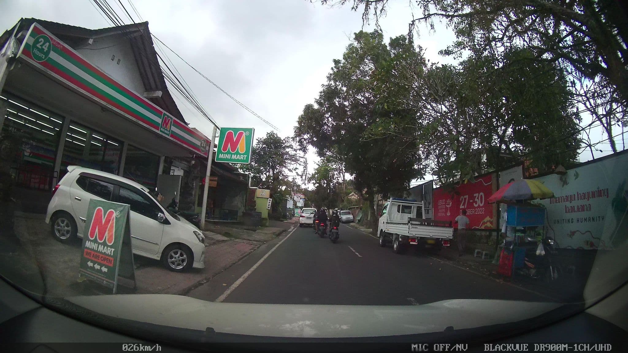 Street view near ananda cottages, Ubud