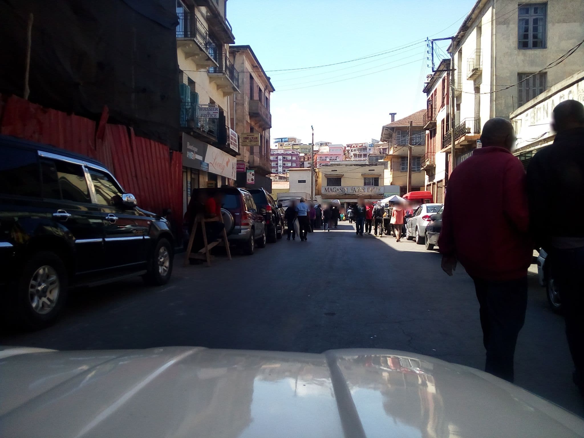 Street view near Feima Hotel Analakely (Immeuble GALERIE FEIMA), Antananarivo — © eric_s (CC BY-SA · Mapillary)