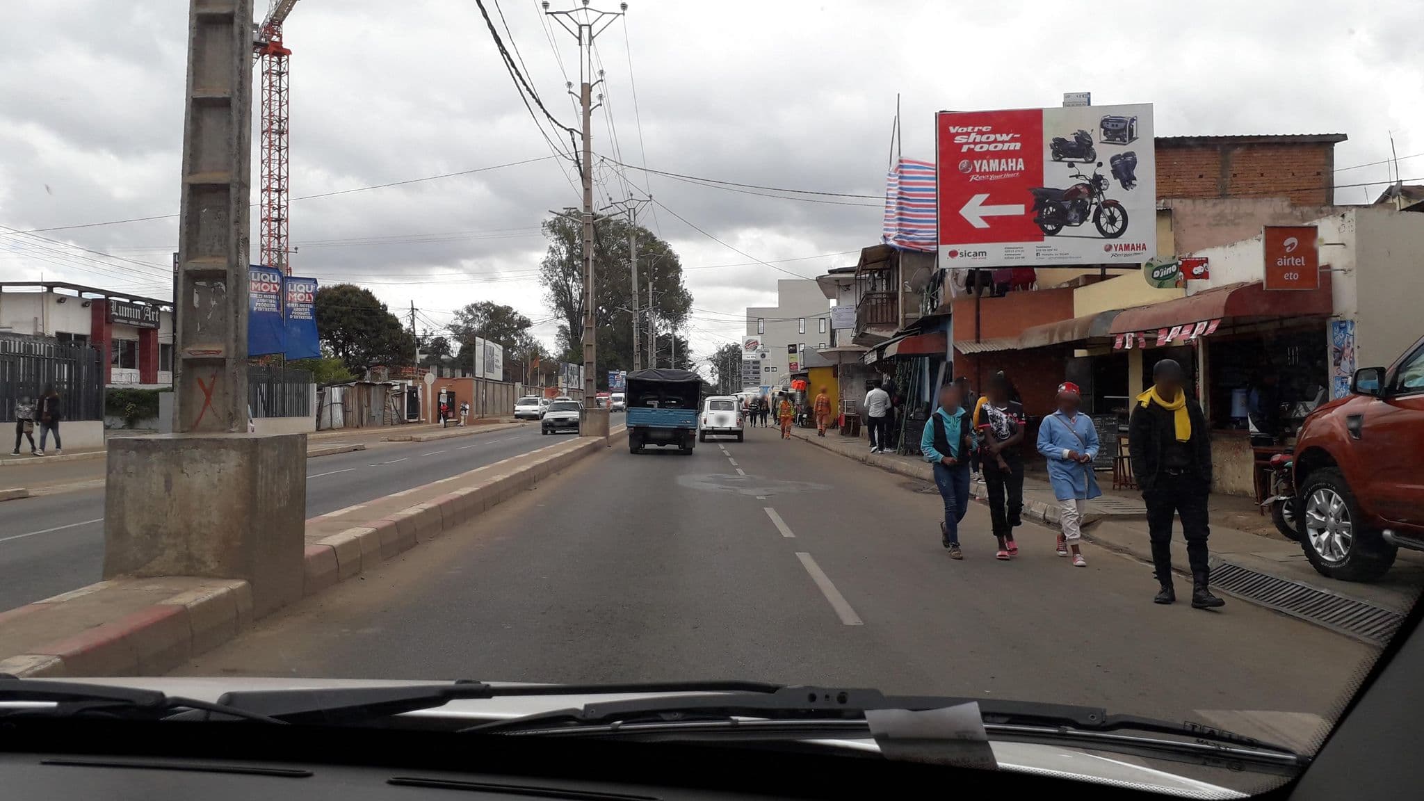 Street view near MERCURE HOTEL ALAROBIA, Antananarivo — © Cyber_E (CC BY-SA · Mapillary)