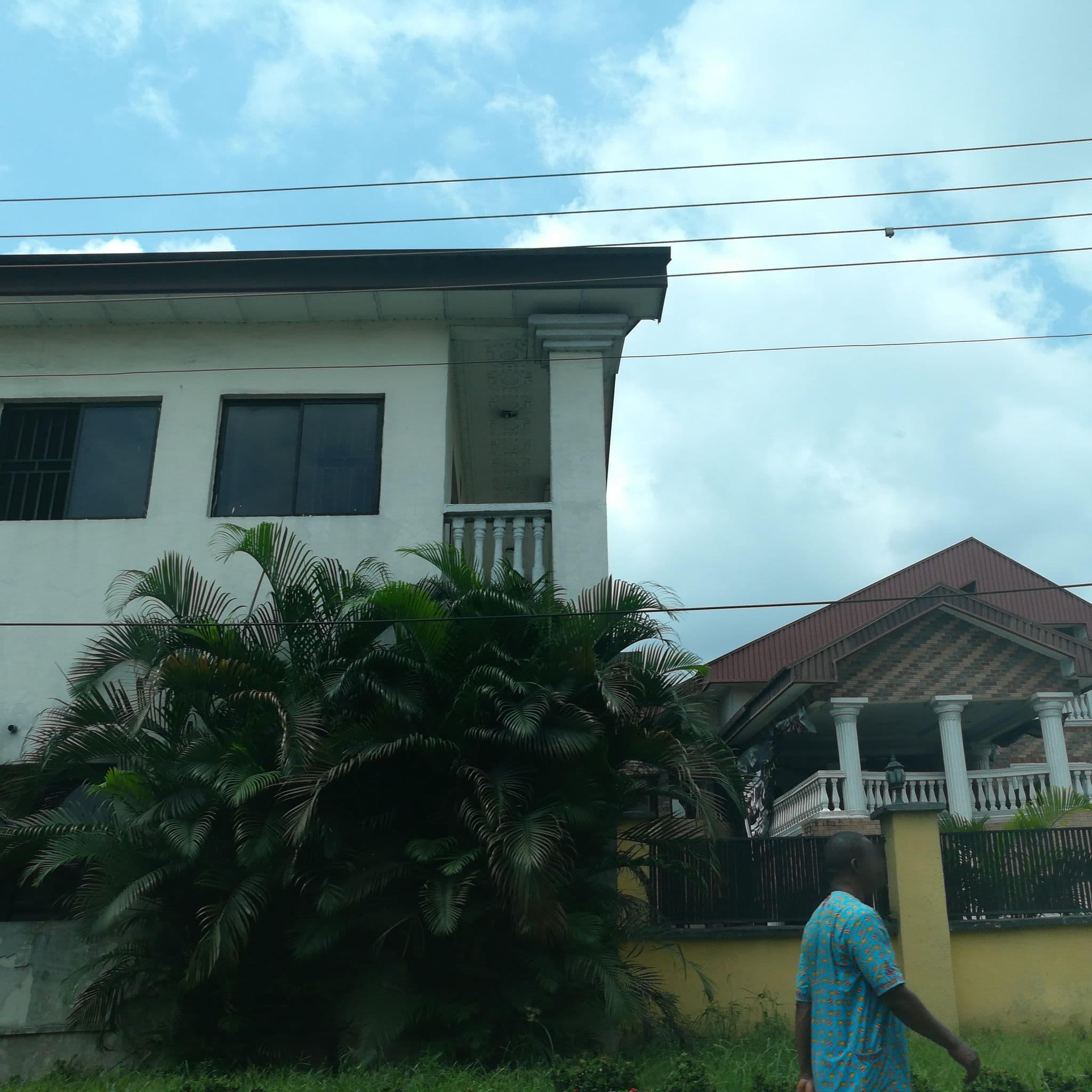 Street view near De Wynn Hotel, Port Harcourt — © ralebipim (CC BY-SA · Mapillary)