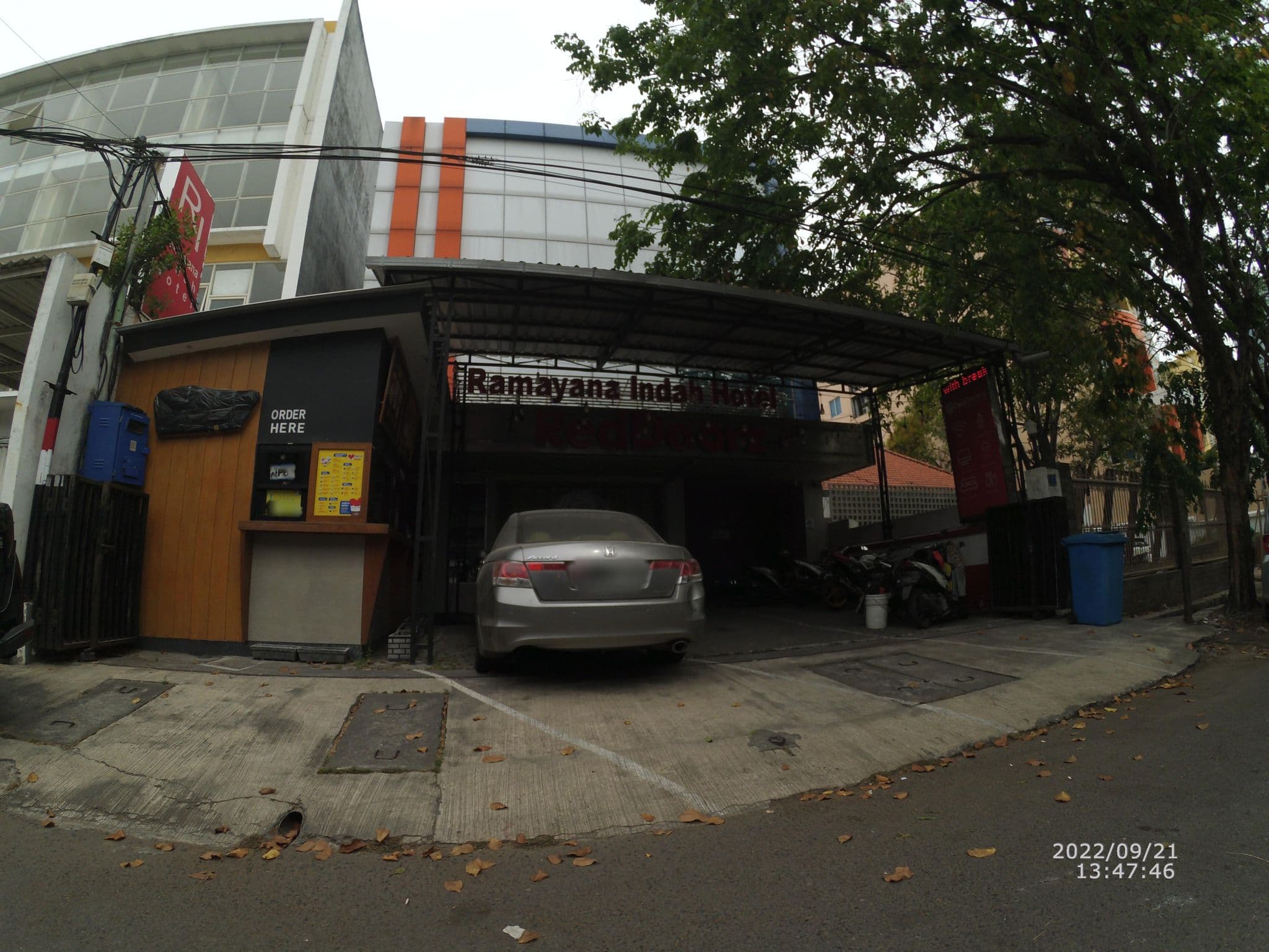 Street view near Hotel Sulawesi Gorontalo, Surabaya — © maphunter_id (CC BY-SA · Mapillary)