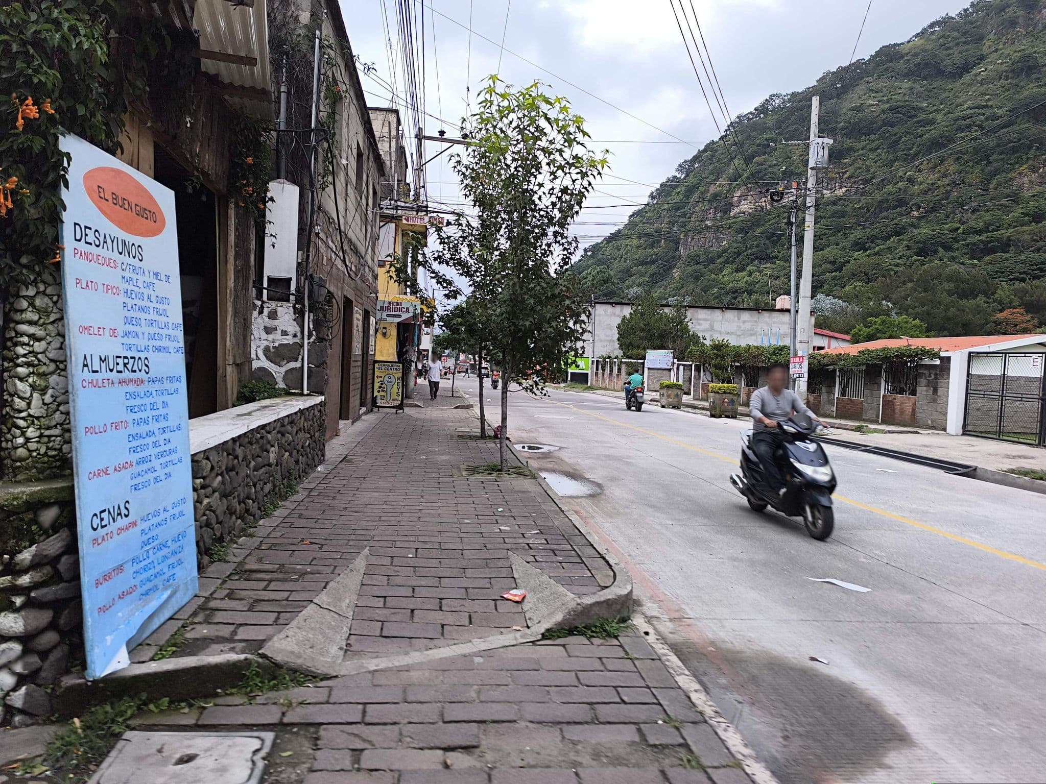 Street view near Hotel Emiss Panajachel, Panajachel — © garcia_daos (CC BY-SA · Mapillary)