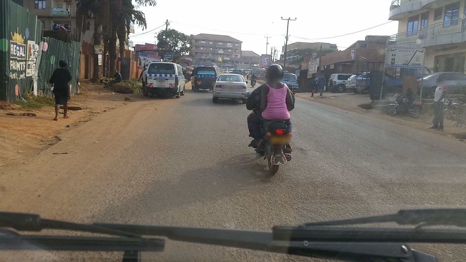 Street view near SIGNATURE SUITES Bweyogorere, Bweyogerere — © nyagoalex (CC BY-SA · Mapillary)