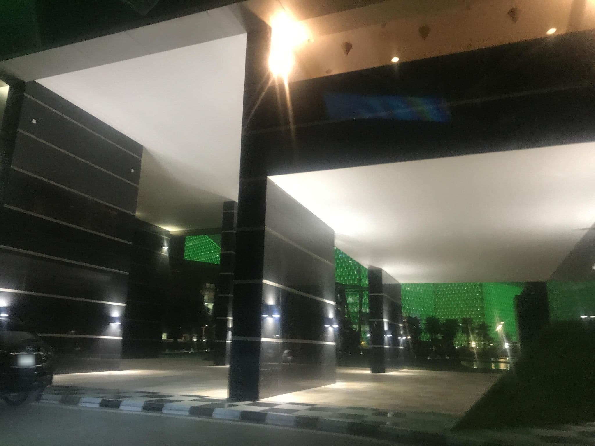 Street view near Crowne Plaza Riyadh Rdc Hotel & Convention by IHG, ‘Irqah — © mjoodealtamimi (CC BY-SA · Mapillary)