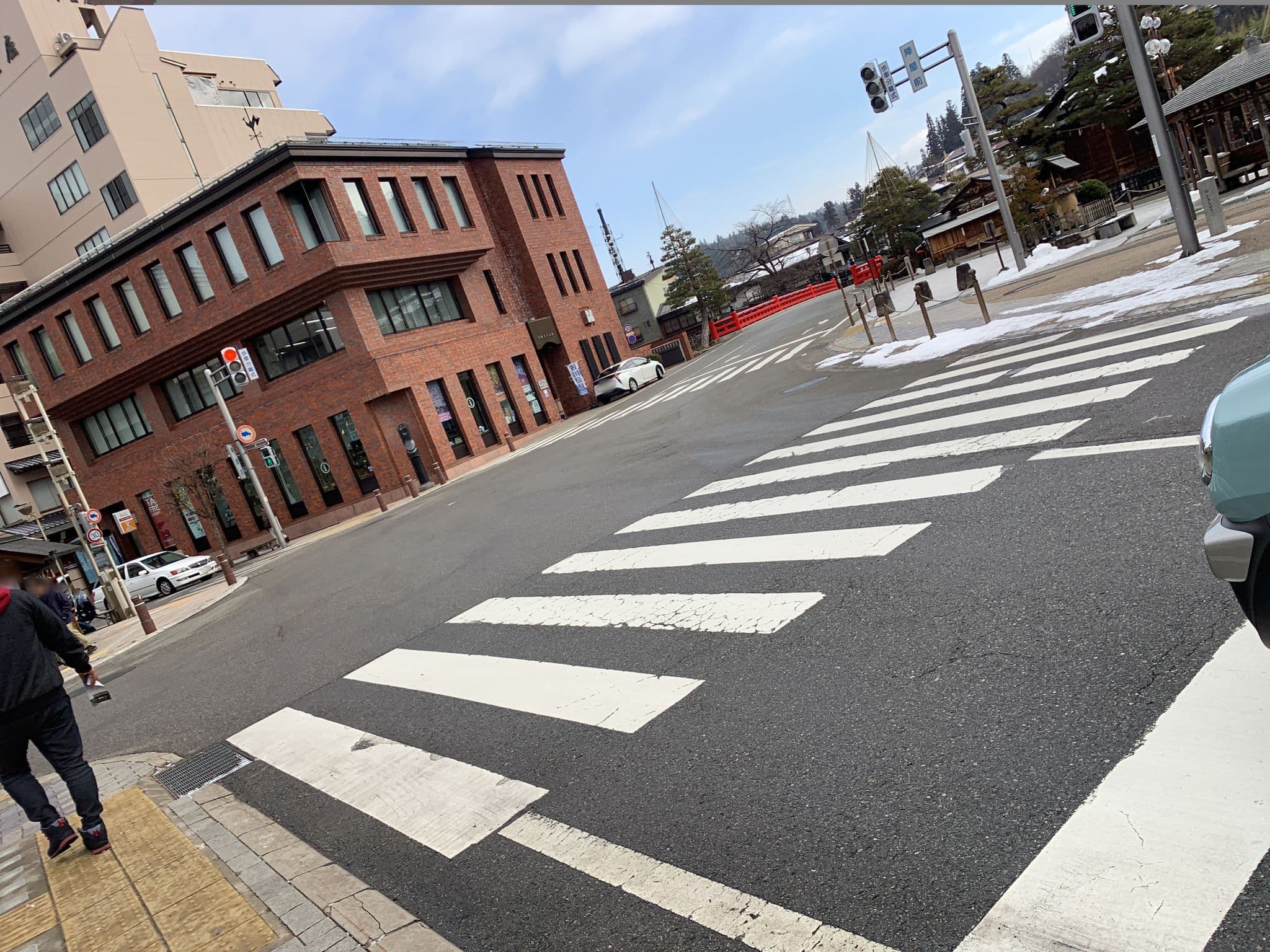 Street view near Backpackers JINYA /バックパッカーズ陣屋(formerly Budget Room JINYA), Takayama — © hewwohewwo (CC BY-SA · Mapillary)