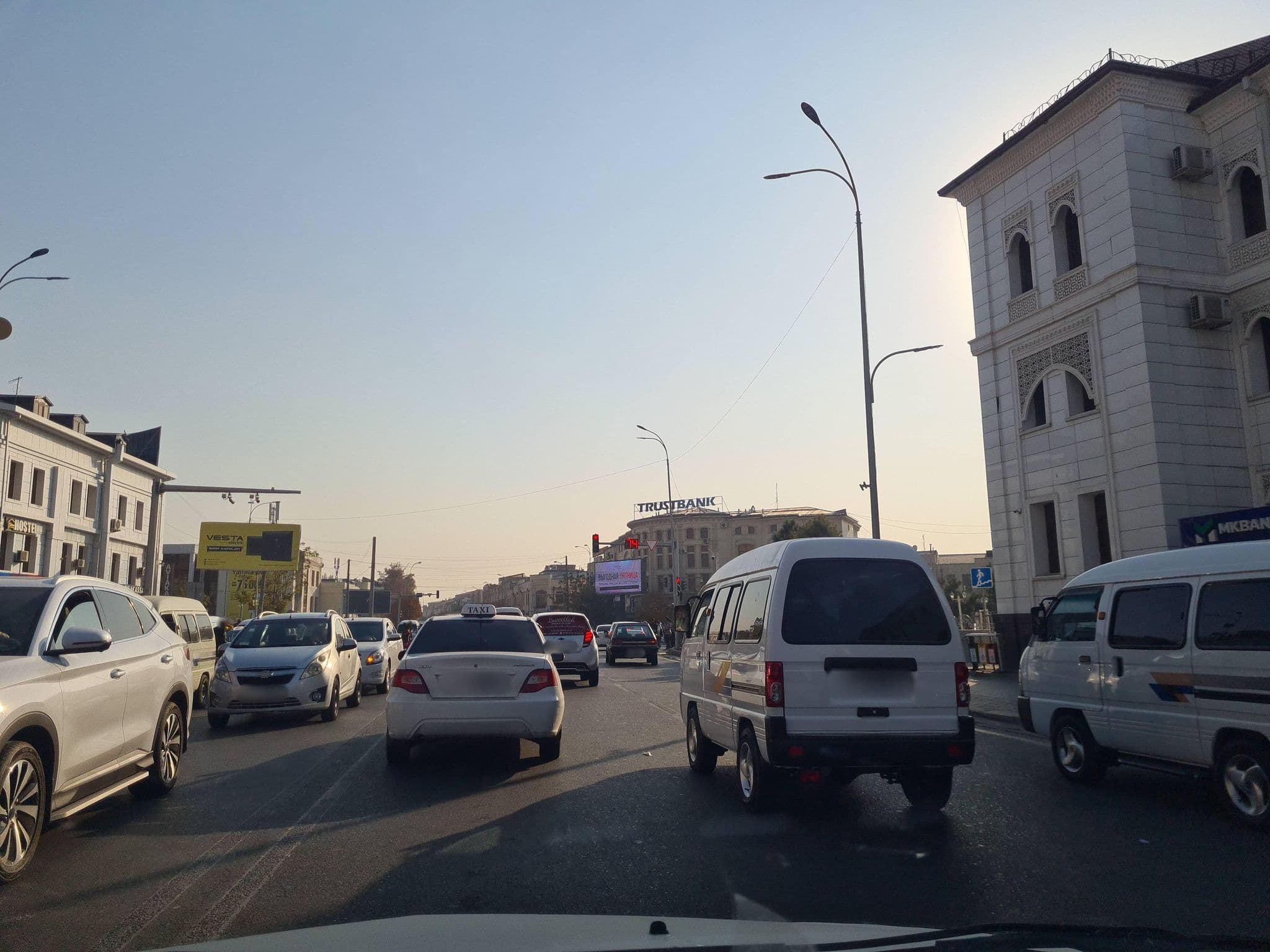 Street view near Highwayhostel, Samarkand — © ZafarDusanov (CC BY-SA · Mapillary)