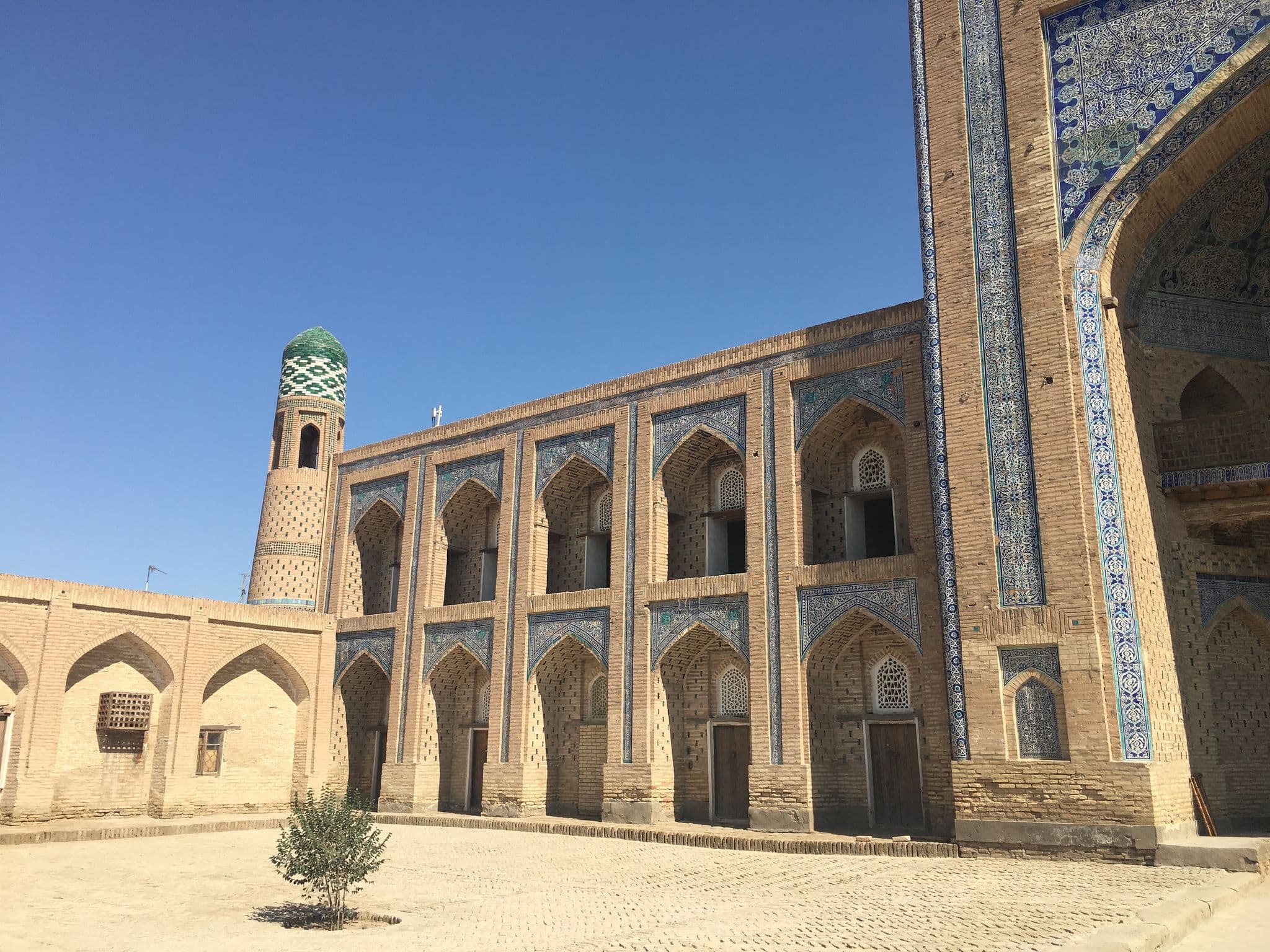 Street view near Nazira Boutique Hotel & Terrace, Xiva — © apmwa (CC BY-SA · Mapillary)