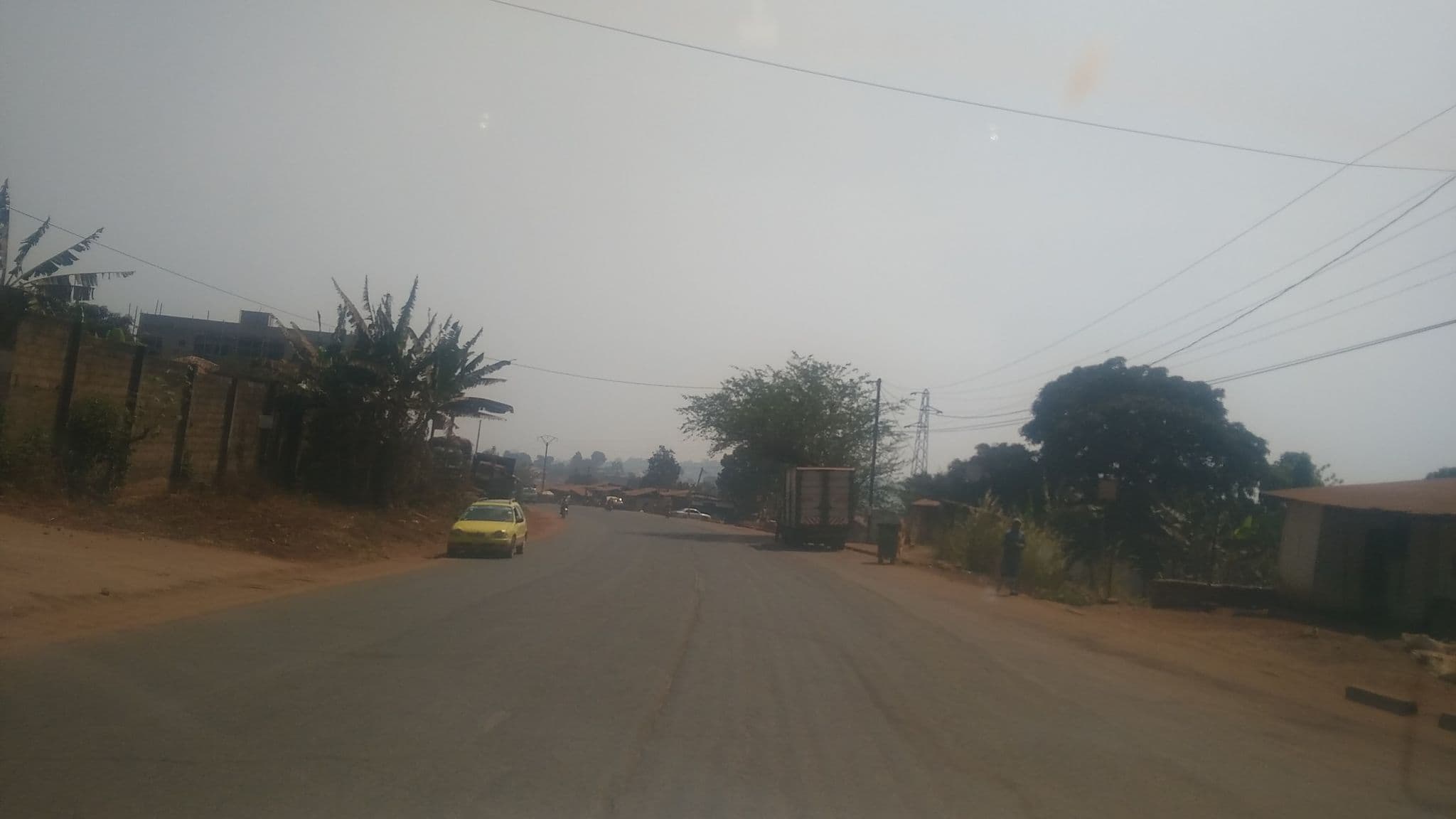 Street view near Motel Coeurtis, Bafoussam — © albingasparetto (CC BY-SA · Mapillary)