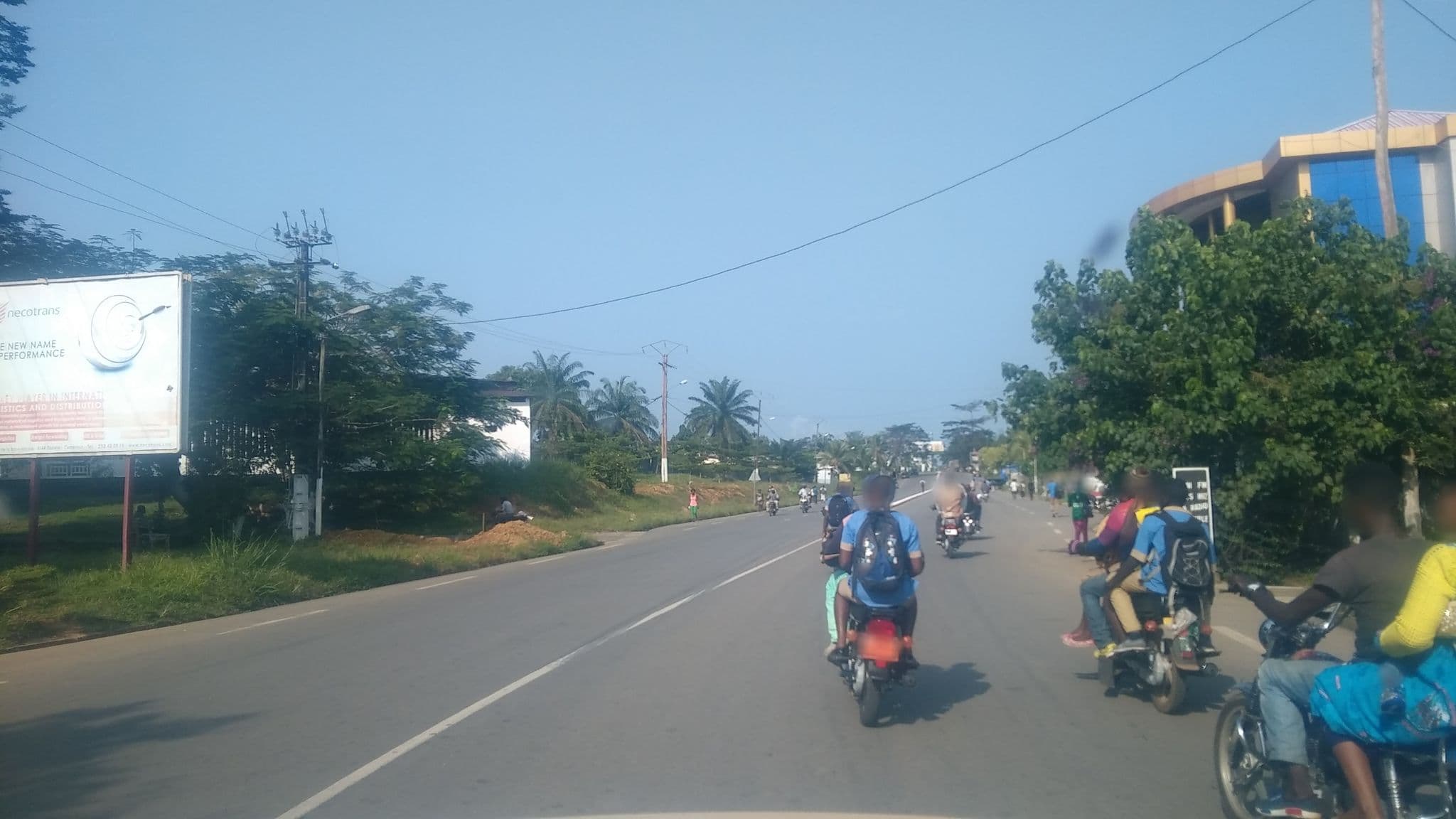 Street view near Auberge le Fanda, Kribi — © albingasparetto (CC BY-SA · Mapillary)