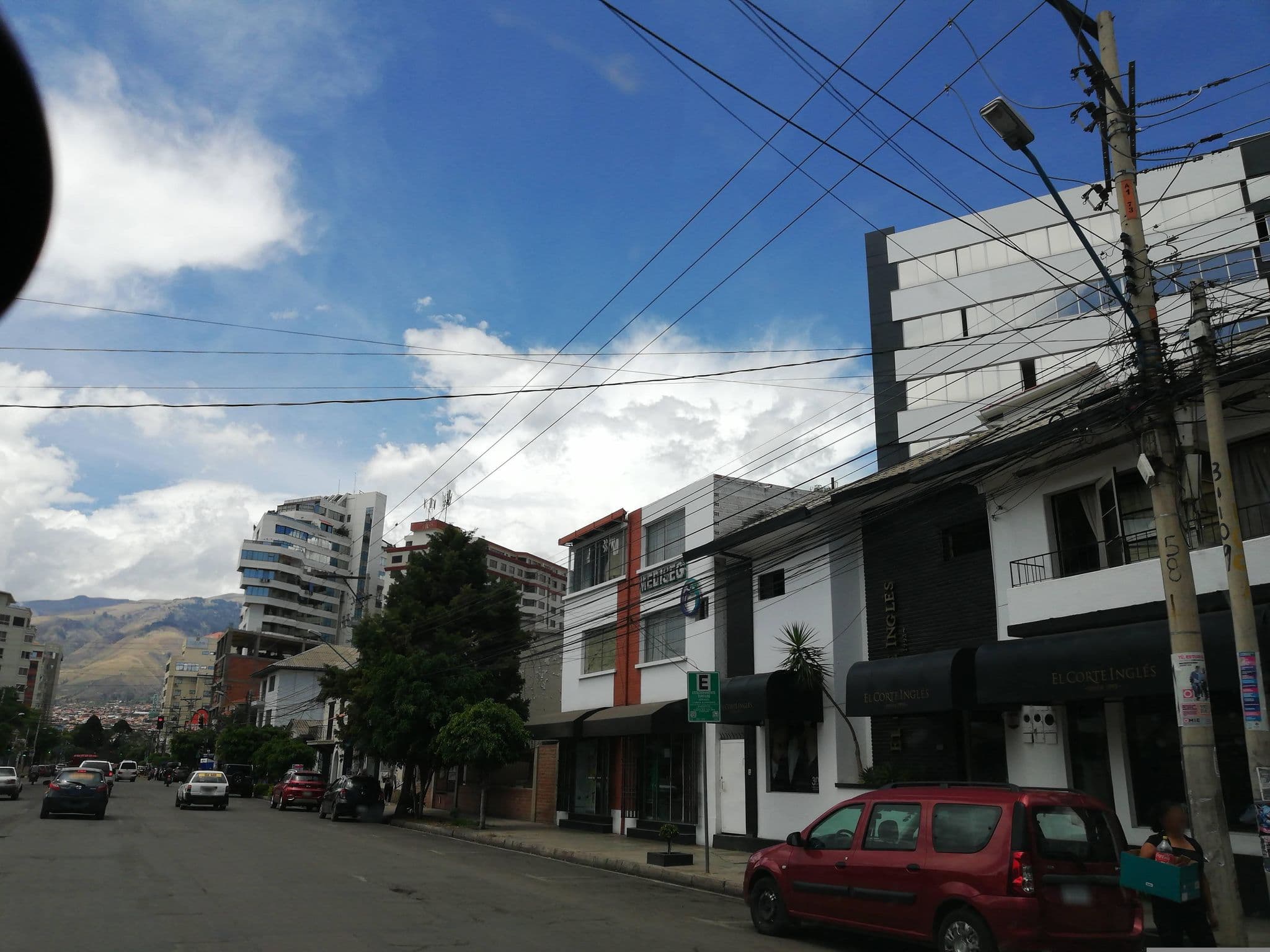 Street view near Hotel Domani Boutique, Cochabamba — © jjiglesias (CC BY-SA · Mapillary)
