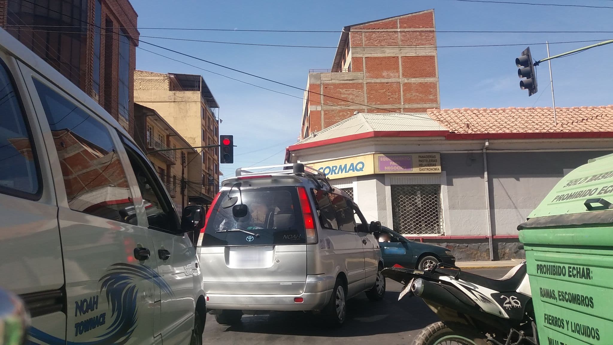 Street view near Hotel el Super 8, Cochabamba — © 5m4u9 (CC BY-SA · Mapillary)