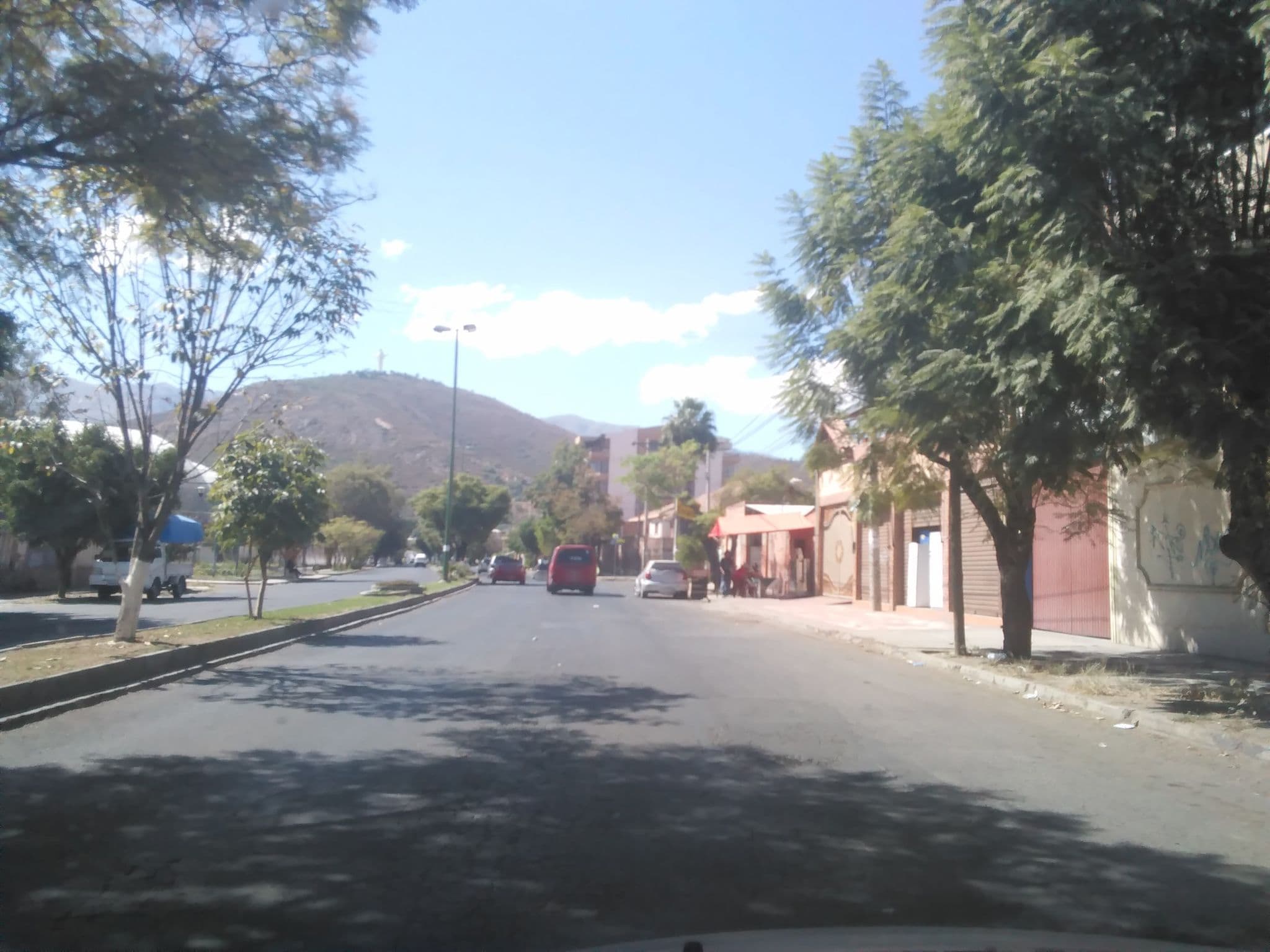 Street view near La Llajta espacio acogedor a pasos del centro de la ciudad, Cochabamba — © vane789 (CC BY-SA · Mapillary)