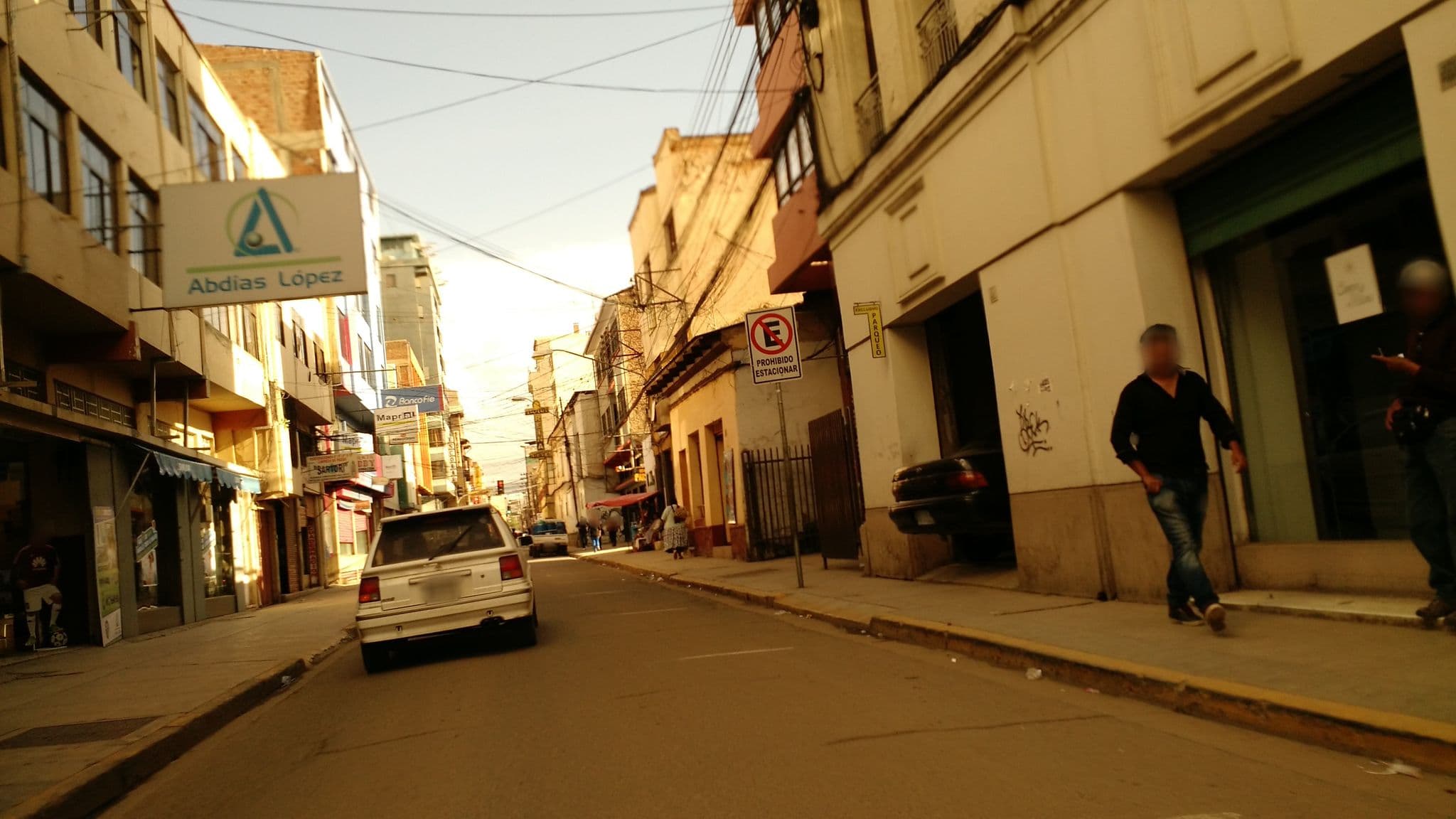 Street view near Alojamiento Cbba, Cochabamba — © alexrox (CC BY-SA · Mapillary)