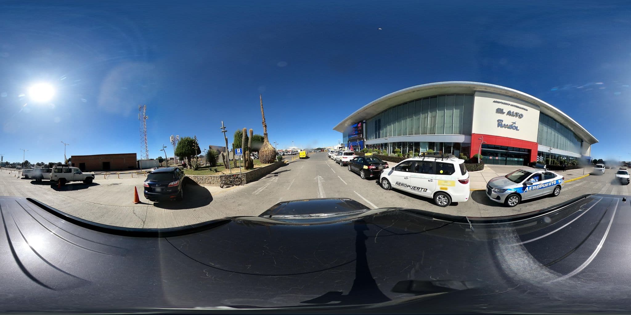 Street view near Onkel Inn Airport Sleepbox, La Paz — © kaart_2 (CC BY-SA · Mapillary)