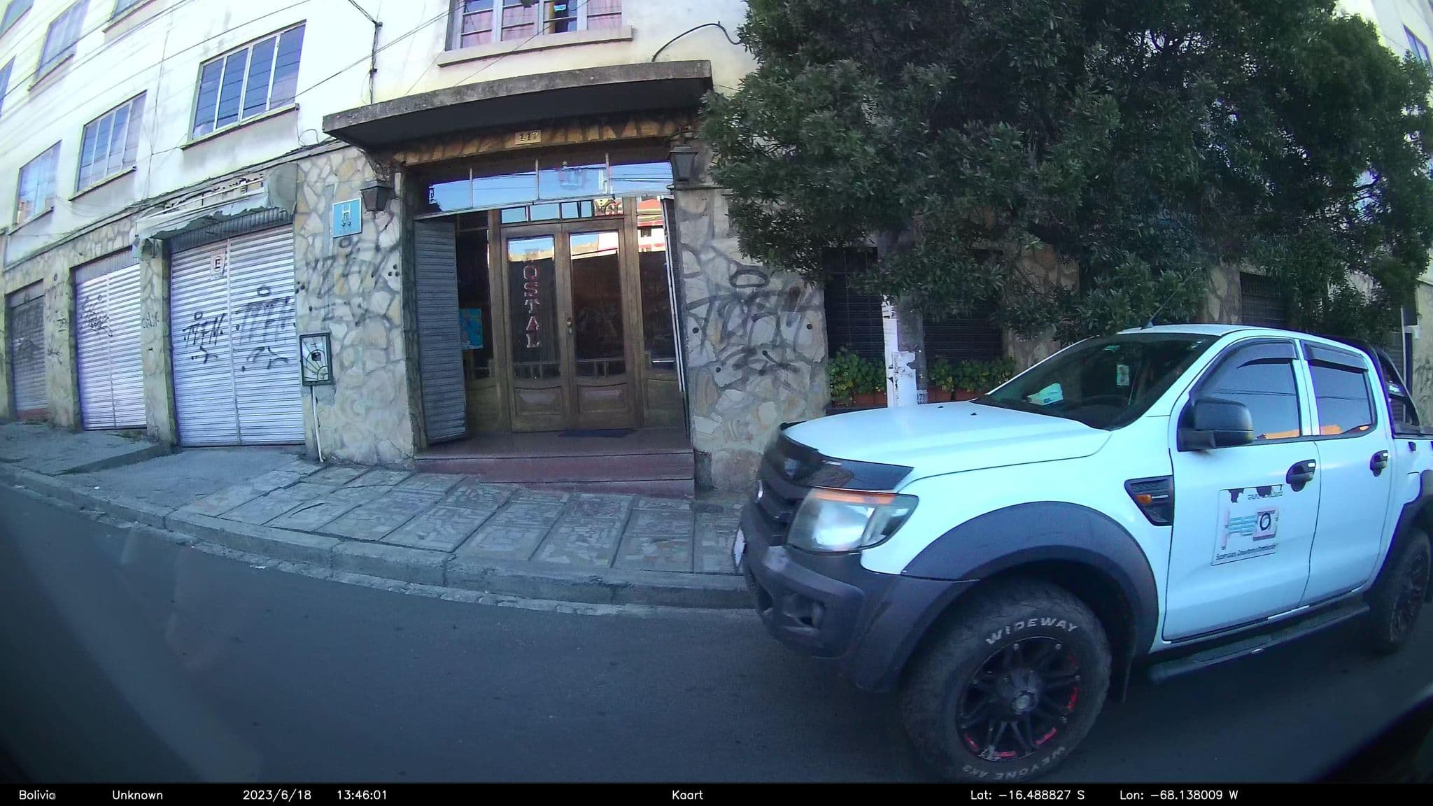Street view near Hostal Will's, La Paz — © kaart_2 (CC BY-SA · Mapillary)