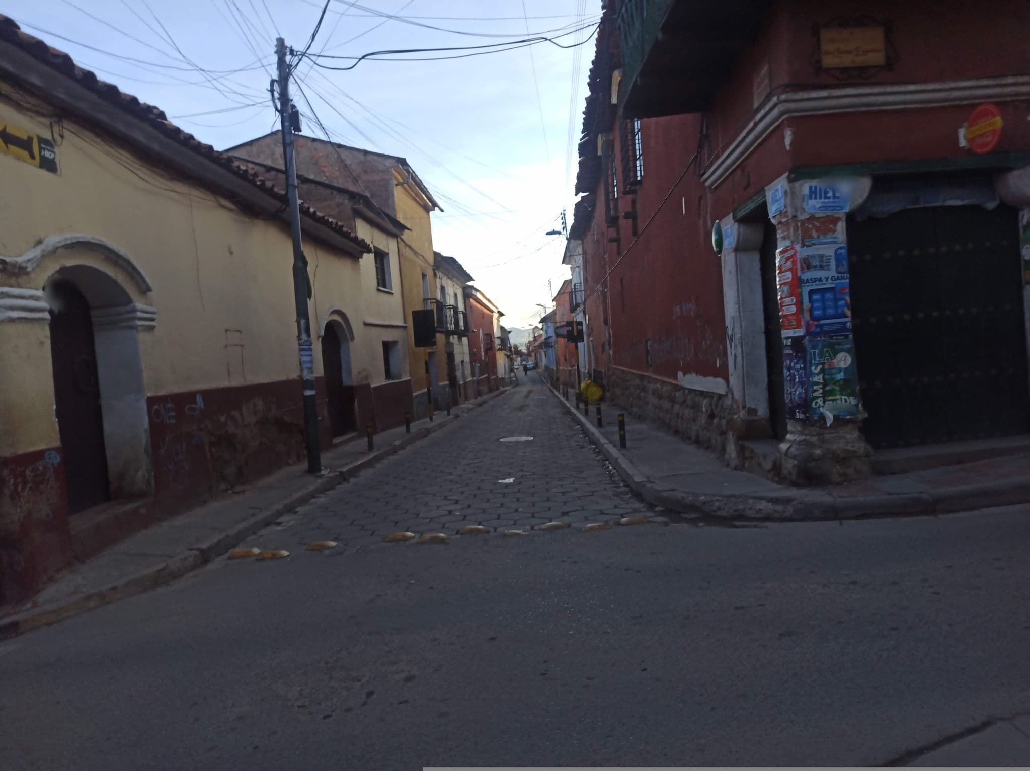 Street view near Balcón de las cuatro esquinas, Potosí — © juanfajardobo (CC BY-SA · Mapillary)