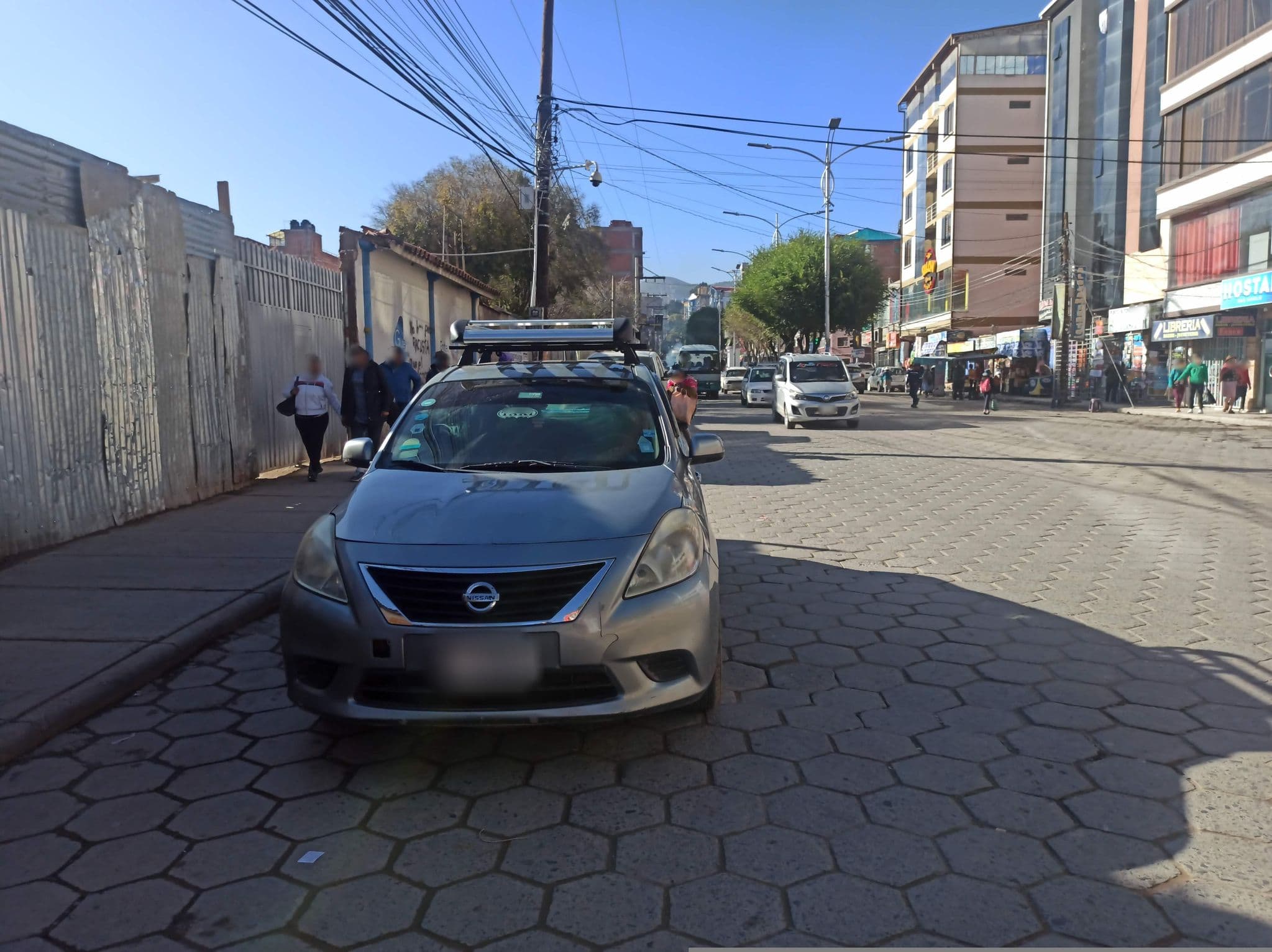 Street view near Hostal Nueva Luna, Potosí — © juanfajardobo (CC BY-SA · Mapillary)