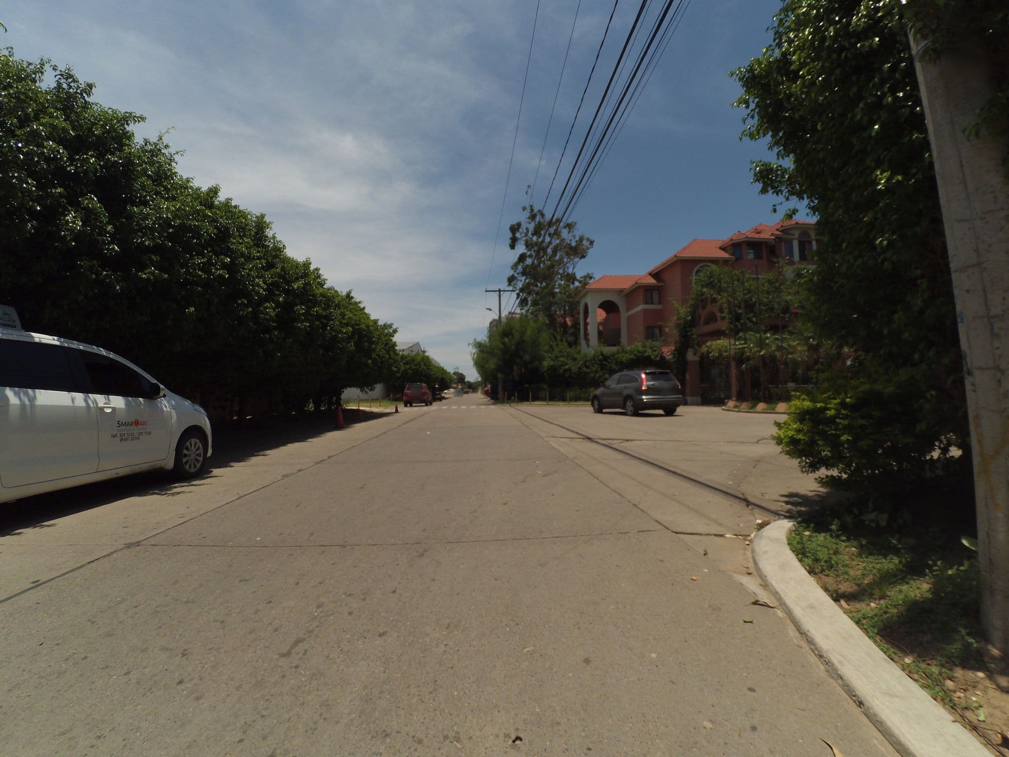 Street view near Buganvillas Hotel Suites & Spa, Santa Cruz de la Sierra — © yoviajo (CC BY-SA · Mapillary)