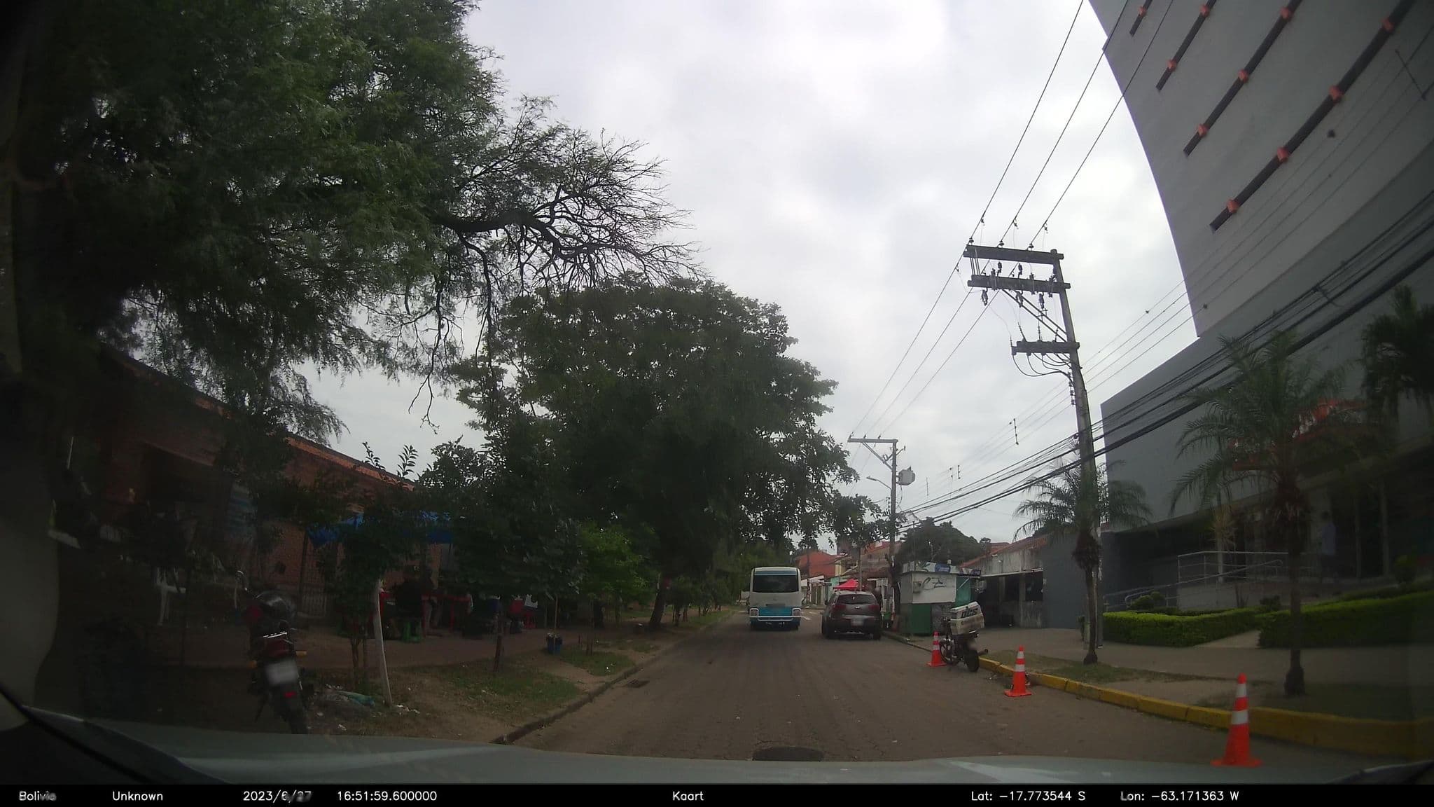 Street view near Hotel kolpin, Santa Cruz de la Sierra — © kaart_2 (CC BY-SA · Mapillary)