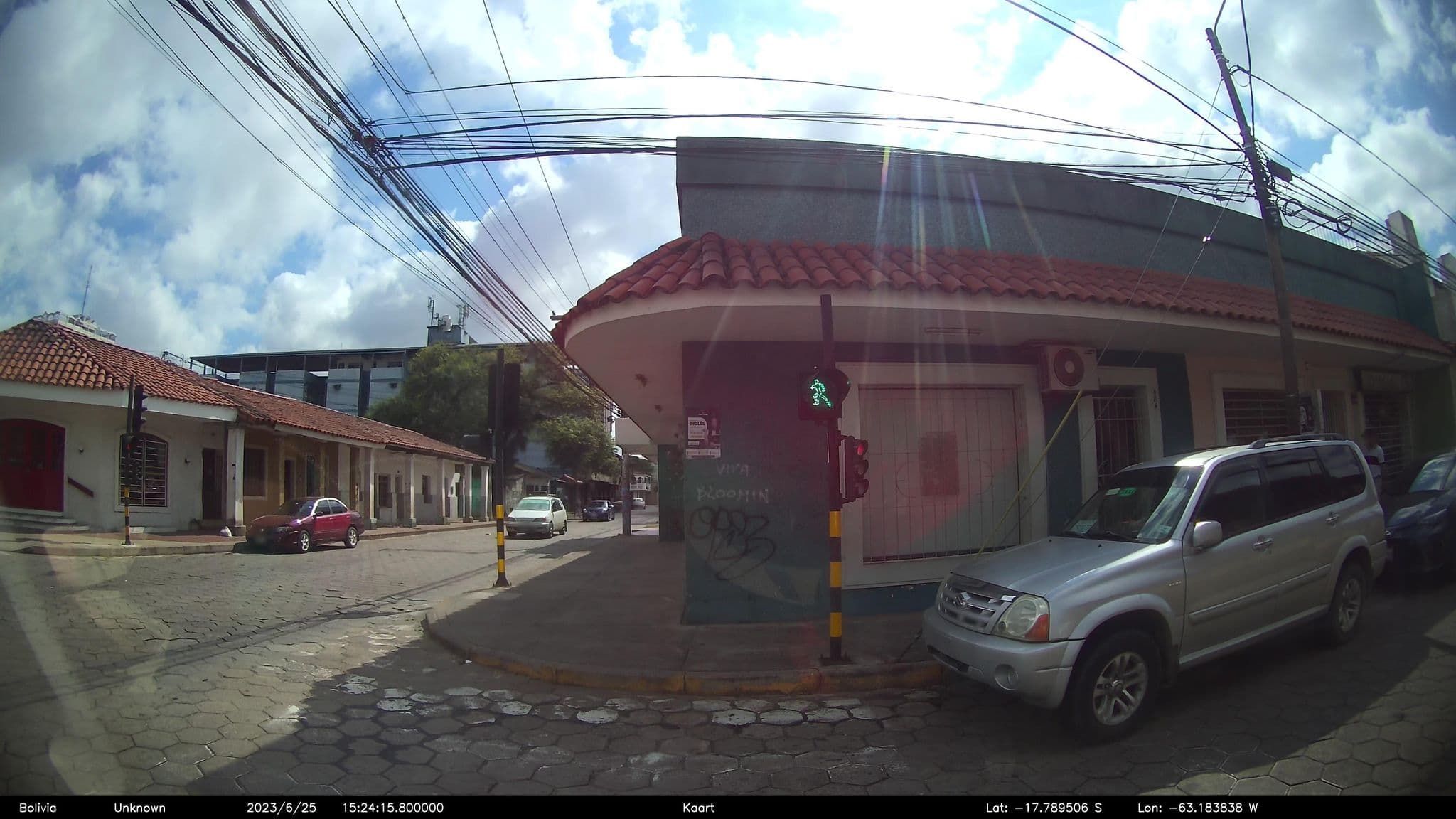 Street view near Casa Cruz Hostel, Santa Cruz de la Sierra — © kaart_2 (CC BY-SA · Mapillary)