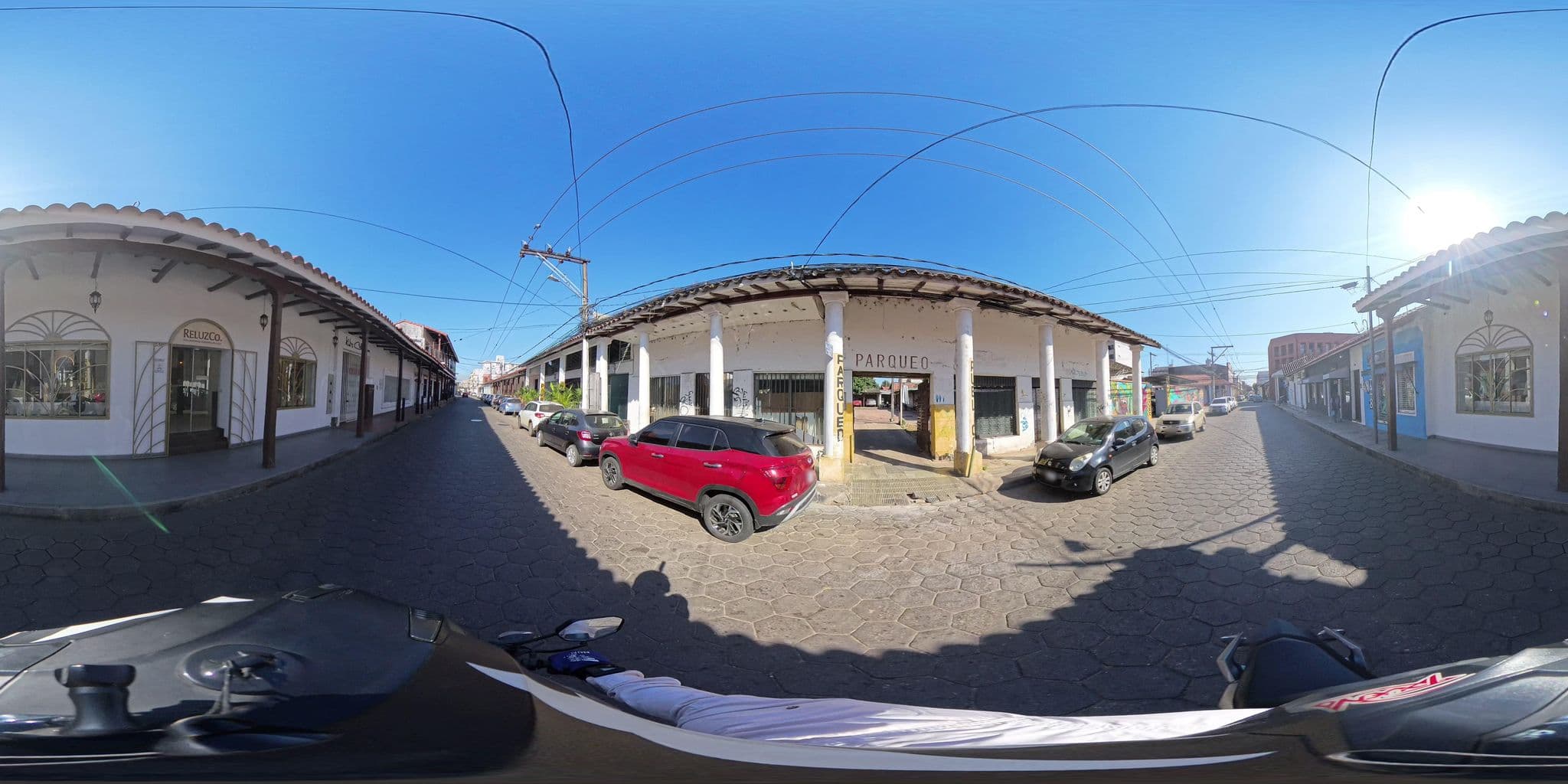 Street view near La Casona del Centro, Santa Cruz de la Sierra — © Wakamolee (CC BY-SA · Mapillary)