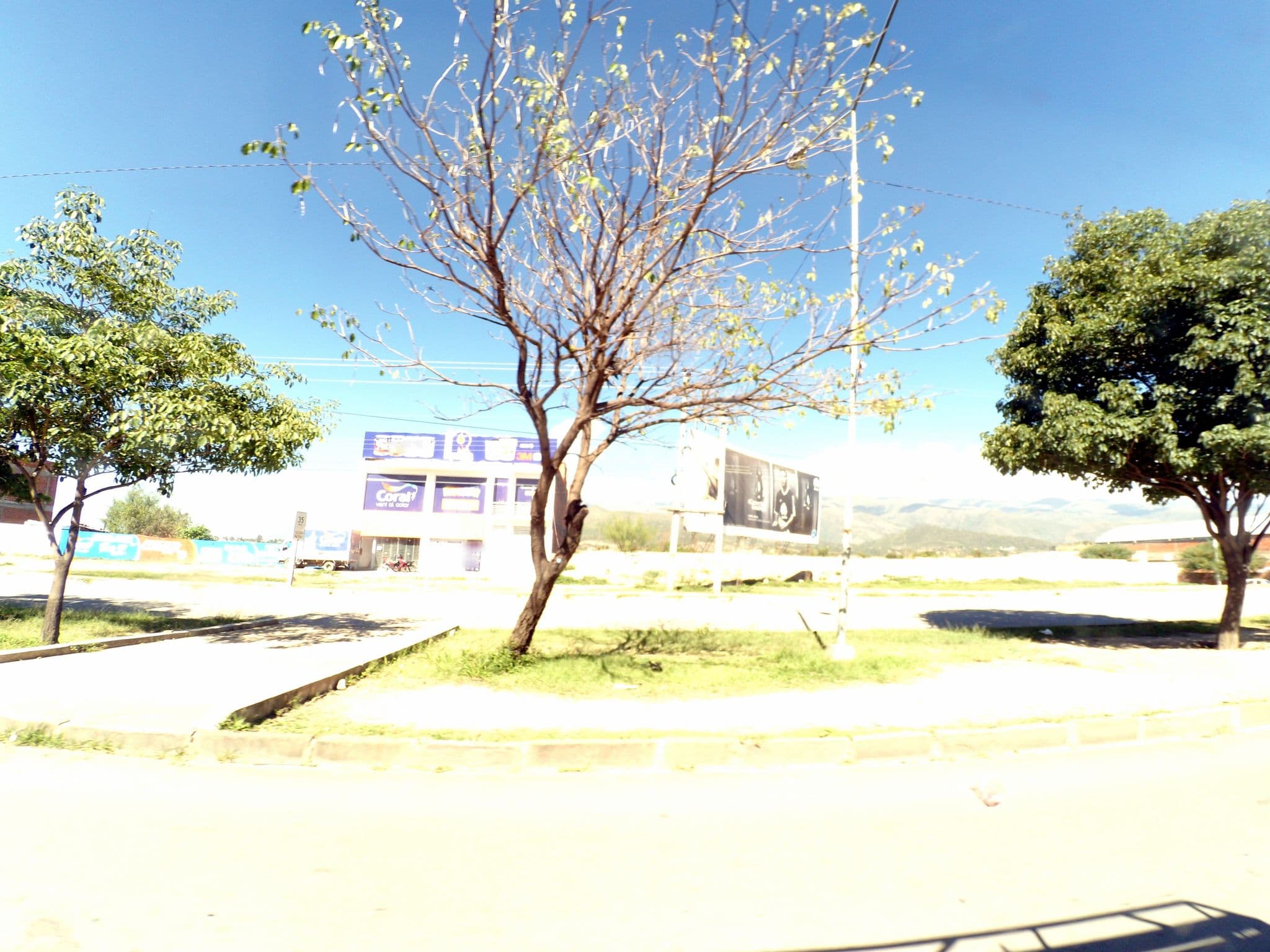 Street view near Hotel Villa Manguia, Tarija — © yoviajo (CC BY-SA · Mapillary)