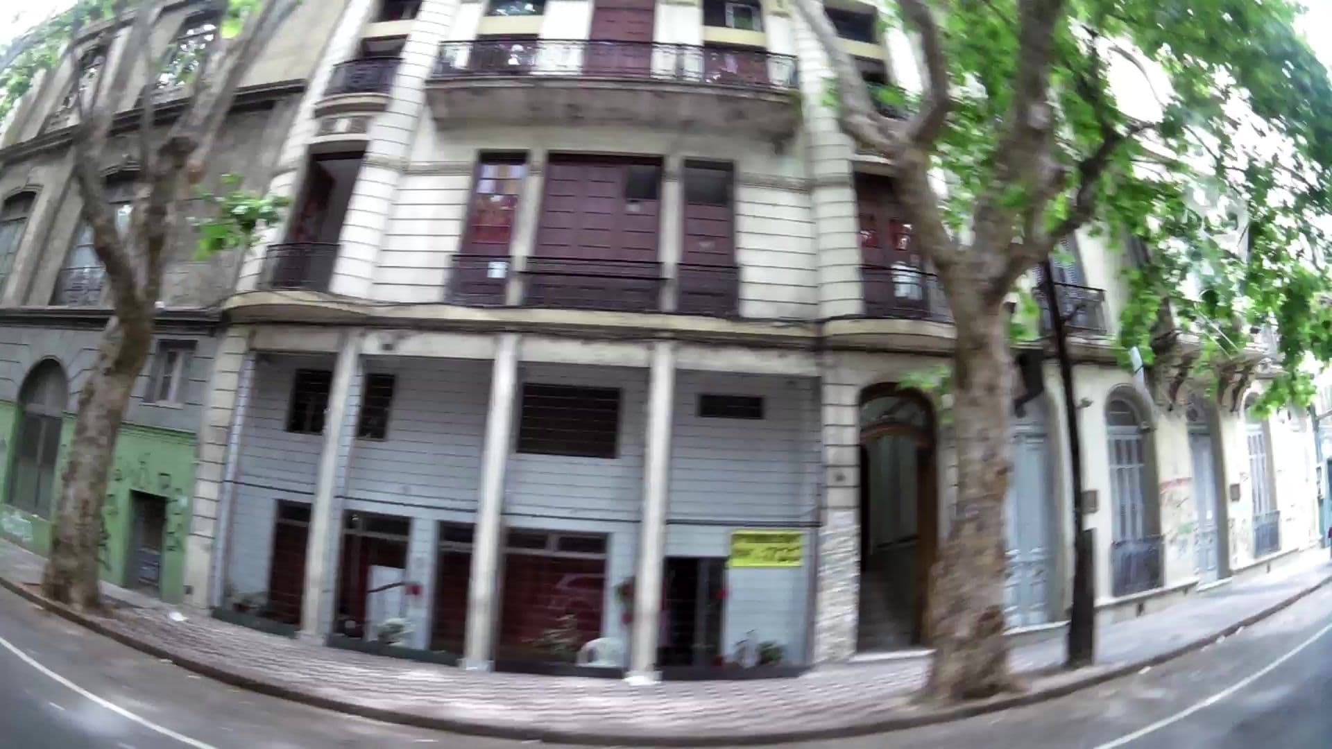 Street view near Nuevo Hotel Colonia, Montevideo — © kaartcam (CC BY-SA · Mapillary)