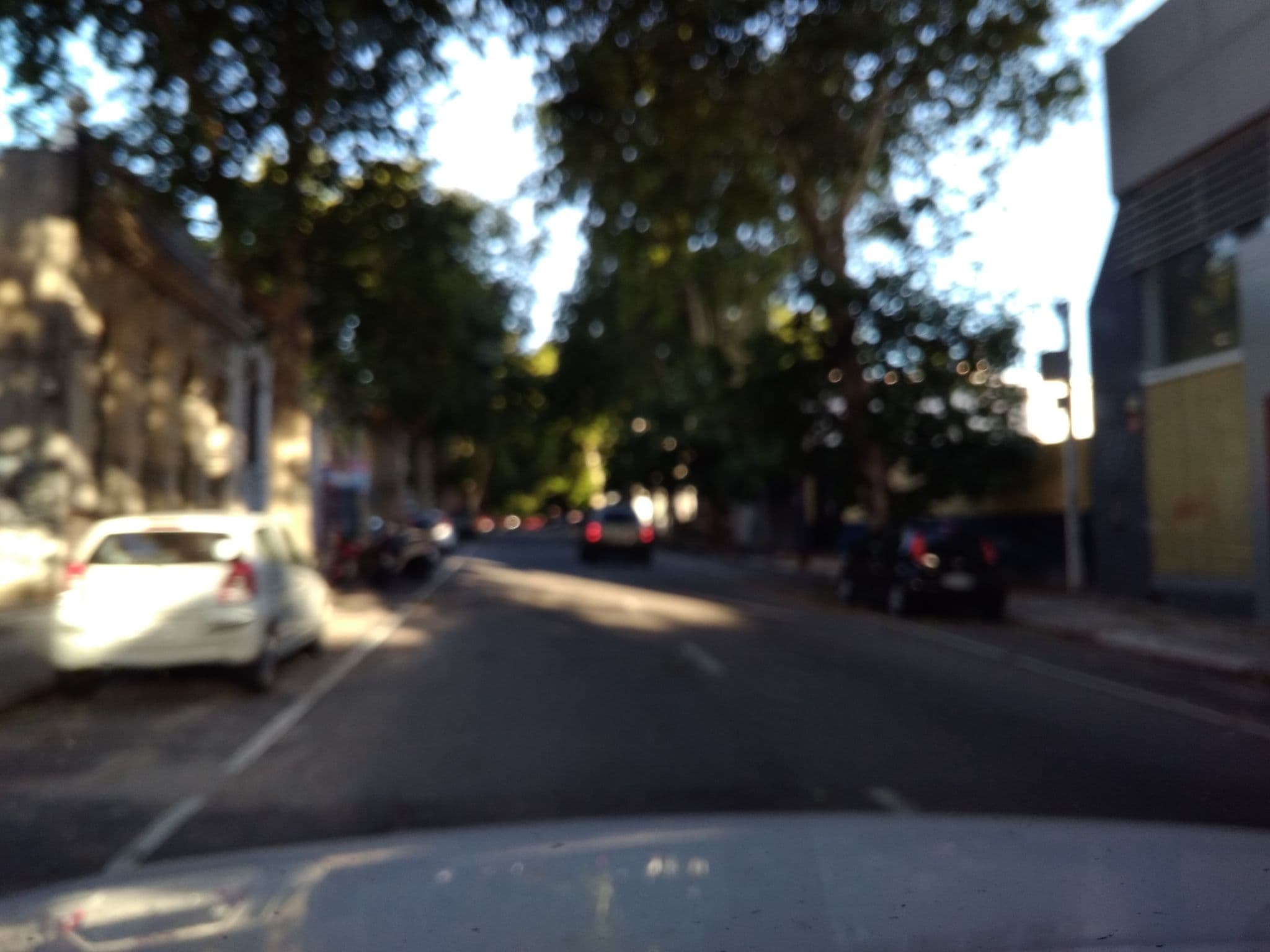 Street view near Repique Hostel, Montevideo — © viniv (CC BY-SA · Mapillary)
