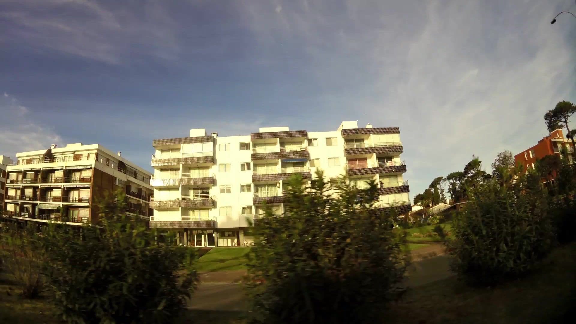Street view near Edificio Viareggio, Punta del Este — © kaartcam (CC BY-SA · Mapillary)