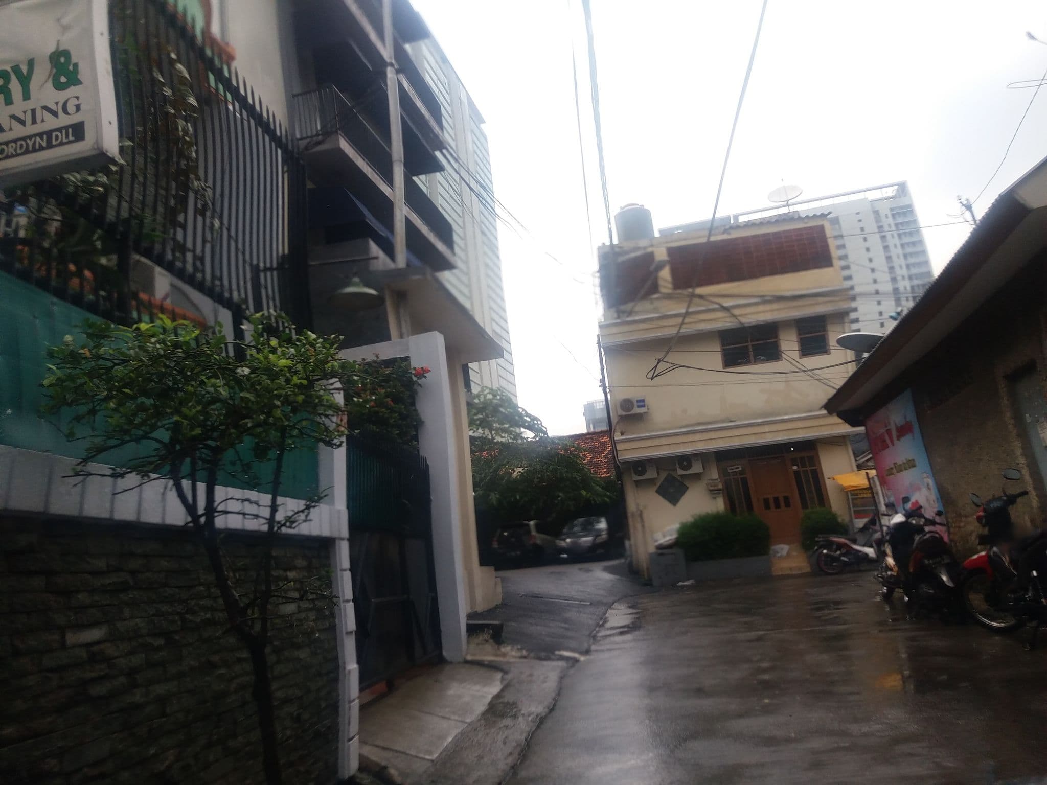 Street view near Topaz Hotel & Residence, Jakarta