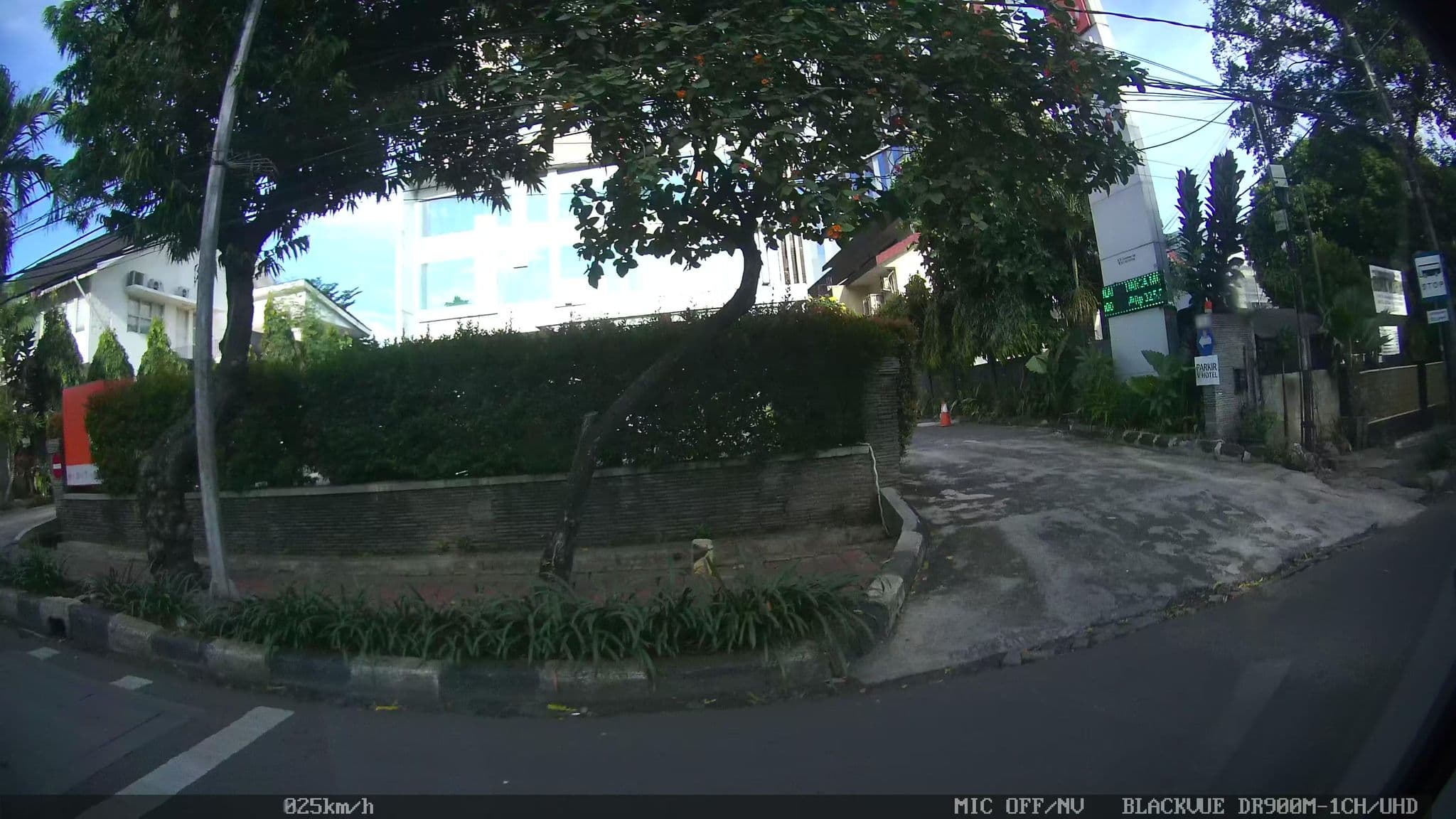 Street view near V Hotel, Jakarta — © kaart_2 (CC BY-SA · Mapillary)
