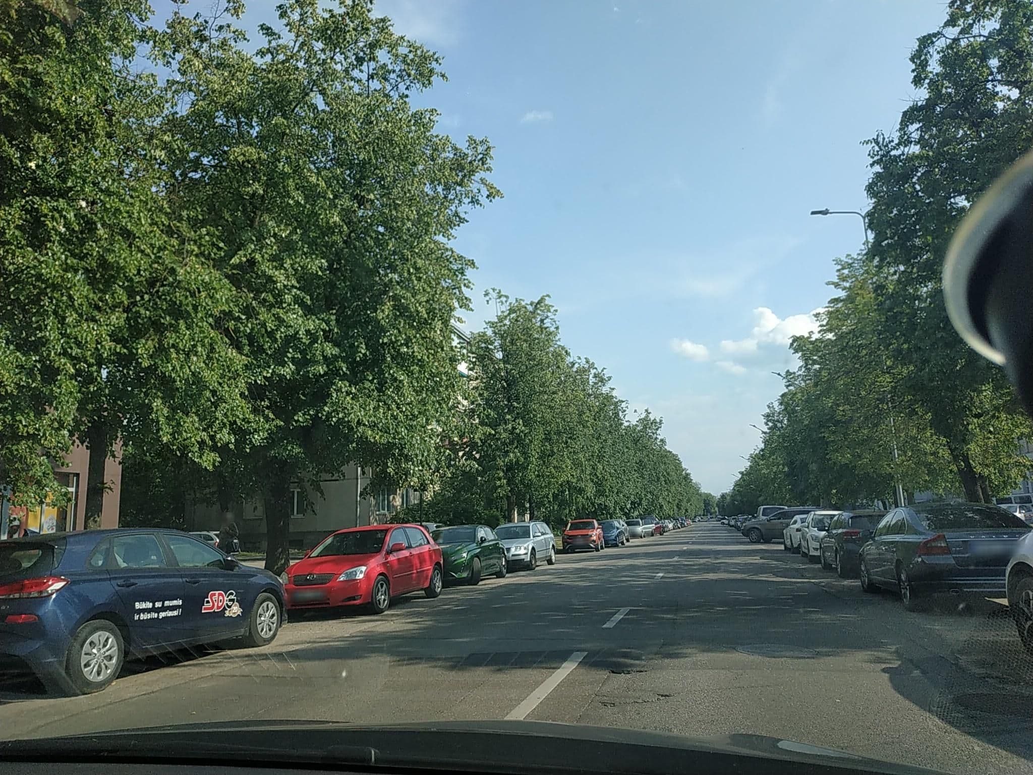 Street view near June street apartments, Vilnius, Naujamiestis — © laukinisbriedis (CC BY-SA · Mapillary)