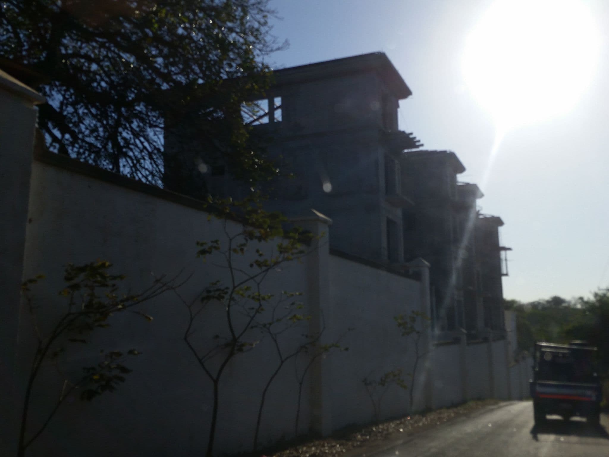 Street view near Los Vados Hotel, Managua — © jaakkoh (CC BY-SA · Mapillary)