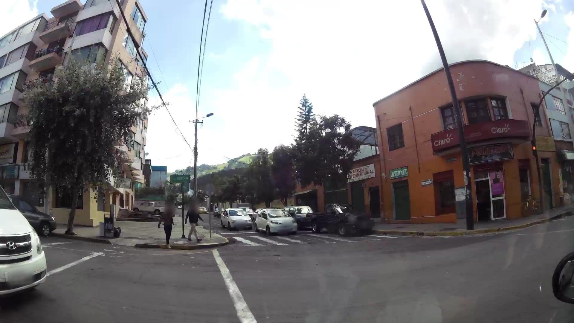 Street view near Hotel Comfort.inn Torre B, Quito — © kaartcam (CC BY-SA · Mapillary)