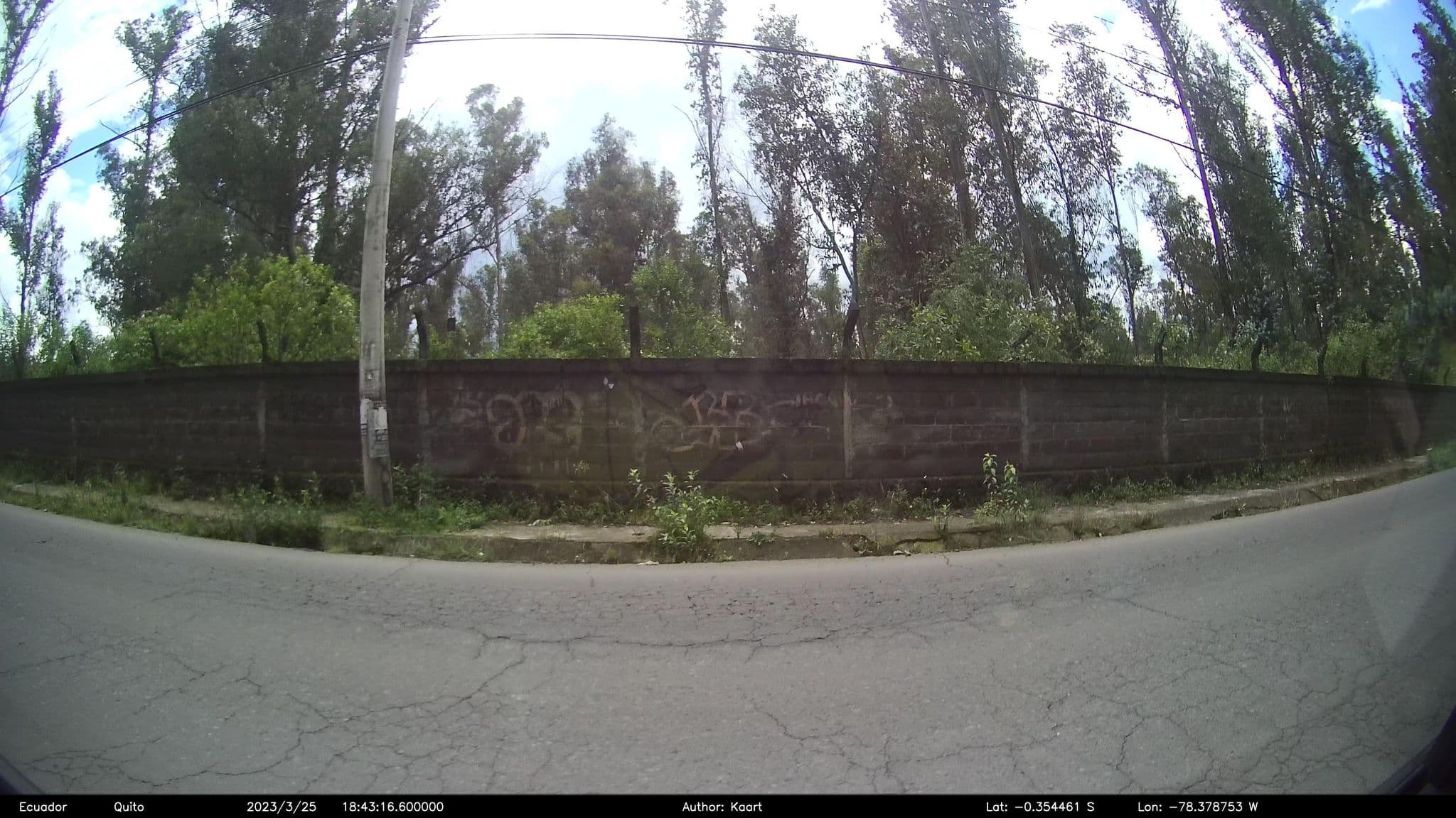 Street view near Bella Vista Sports&Adventure, Sangolquí — © kaart_2 (CC BY-SA · Mapillary)
