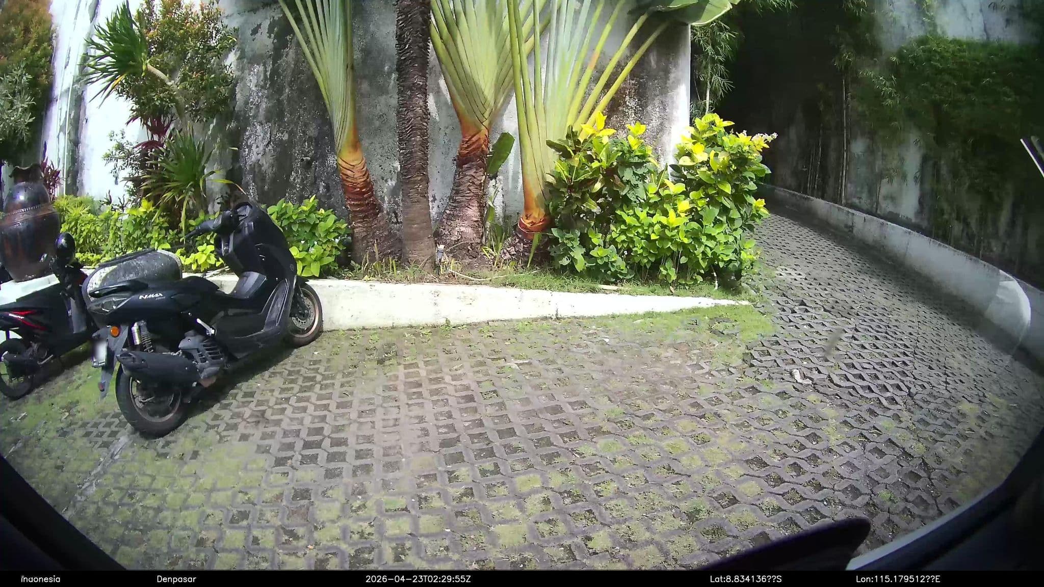 Street view near Nusa Dua Retreat Boutique Villa Resort & Spa, Jimbaran — © Kaart---LEFT (CC BY-SA · Mapillary)