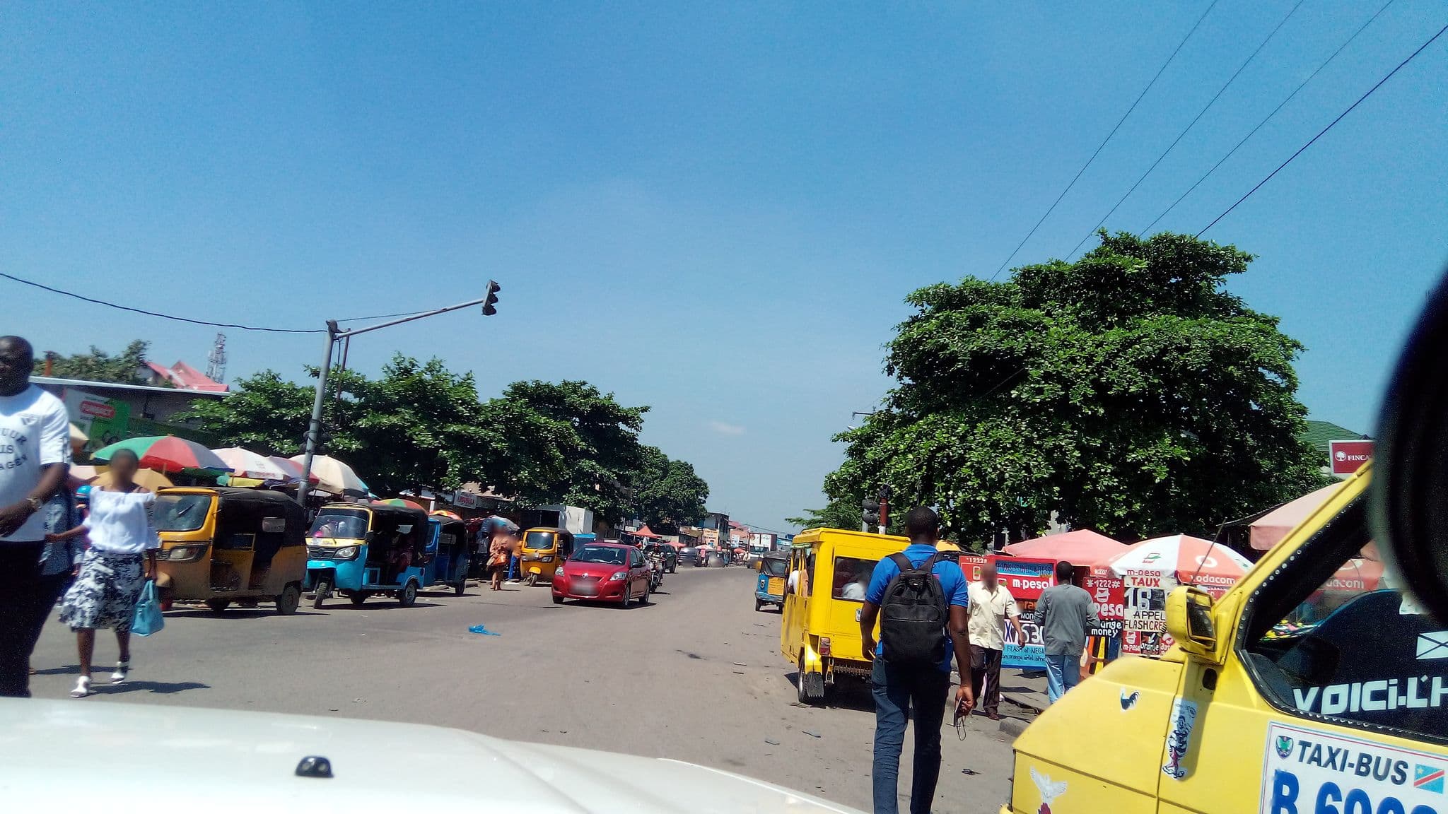 Street view near IXORAS HOTEL LEMBA, Kinshasa — © christianshad (CC BY-SA · Mapillary)