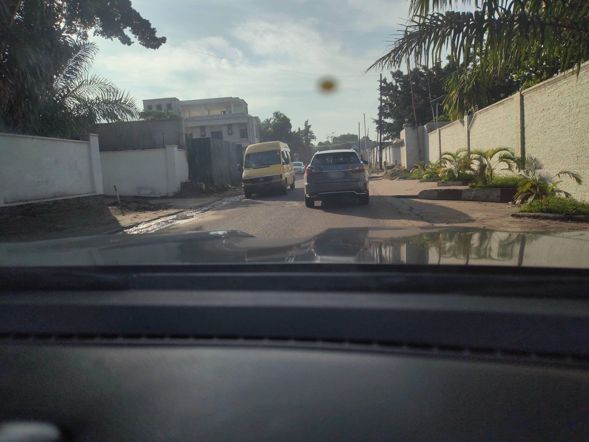 Street view near Guest House Résidence, Kinshasa — © orlanto (CC BY-SA · Mapillary)