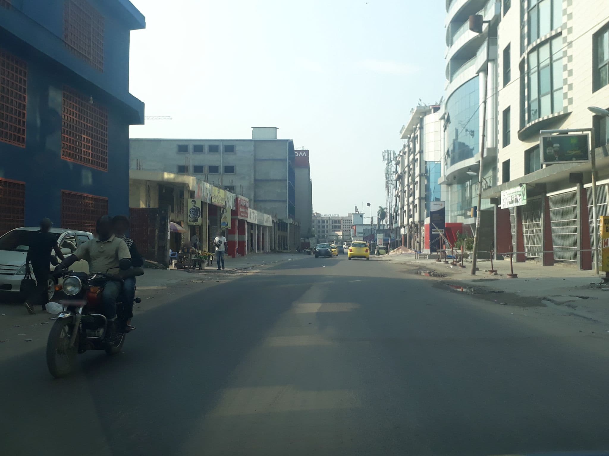 Street view near Fantasia Leyda Hotel, Kinshasa — © ladis_gis_rs (CC BY-SA · Mapillary)