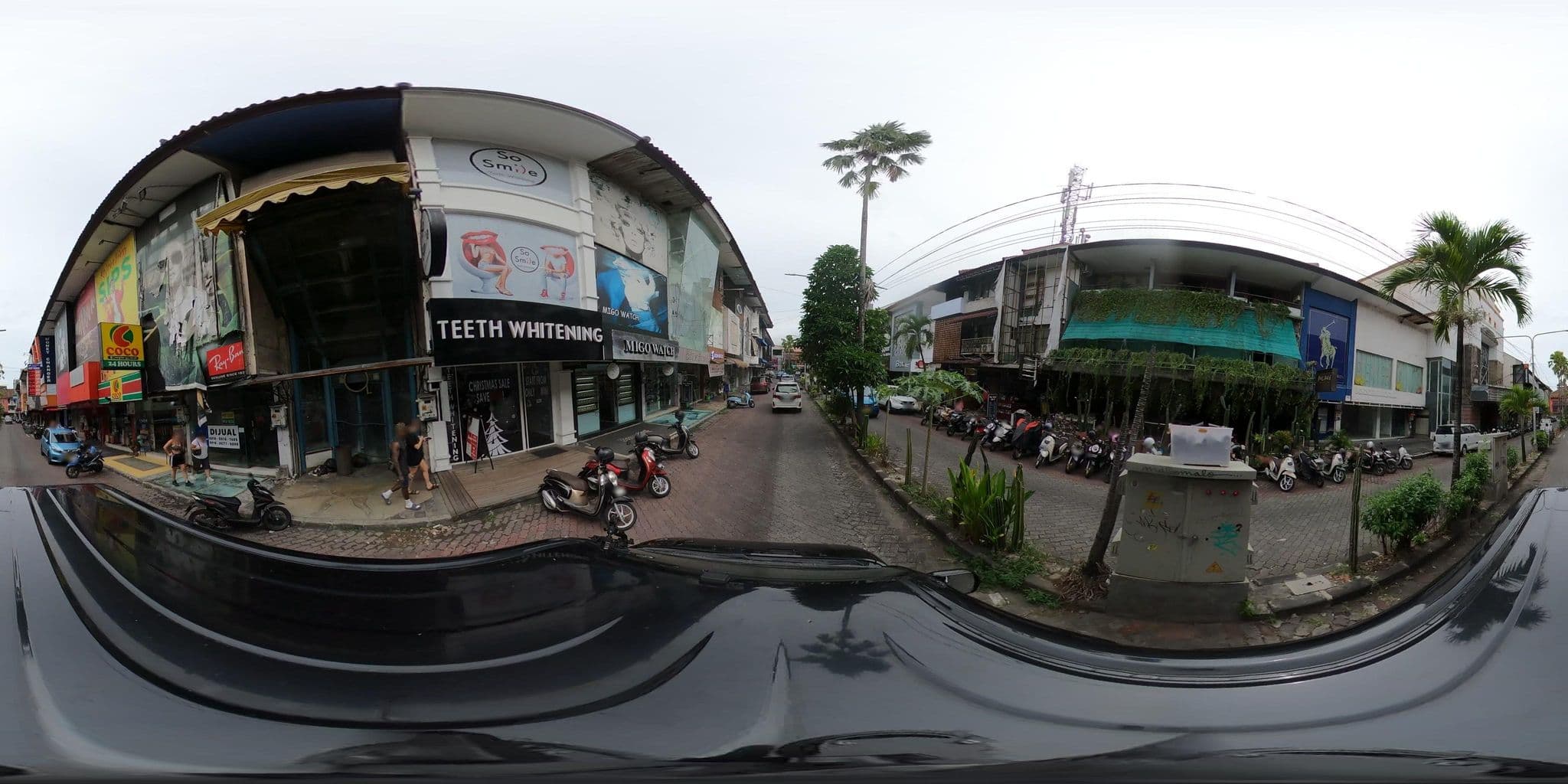 Street view near Puri Tanjung sari, Kuta