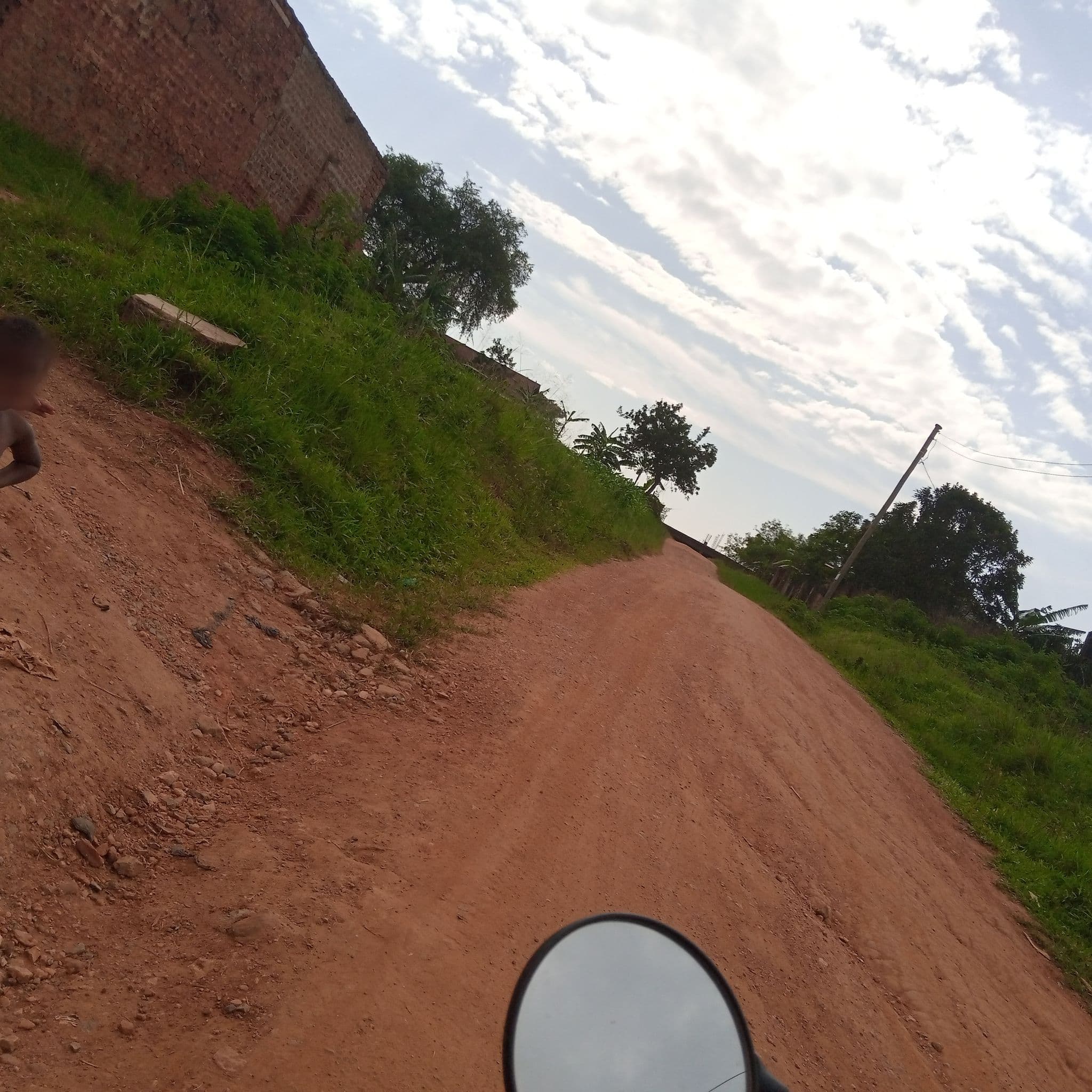 Street view near Wyne's Hotel, Mbale — © evlyntumwah (CC BY-SA · Mapillary)