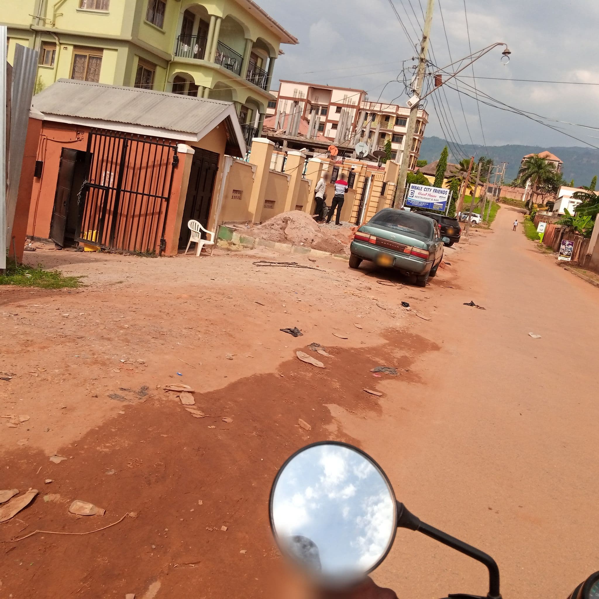 Street view near Citizen Cafe & Chambers, Mbale — © evlyntumwah (CC BY-SA · Mapillary)