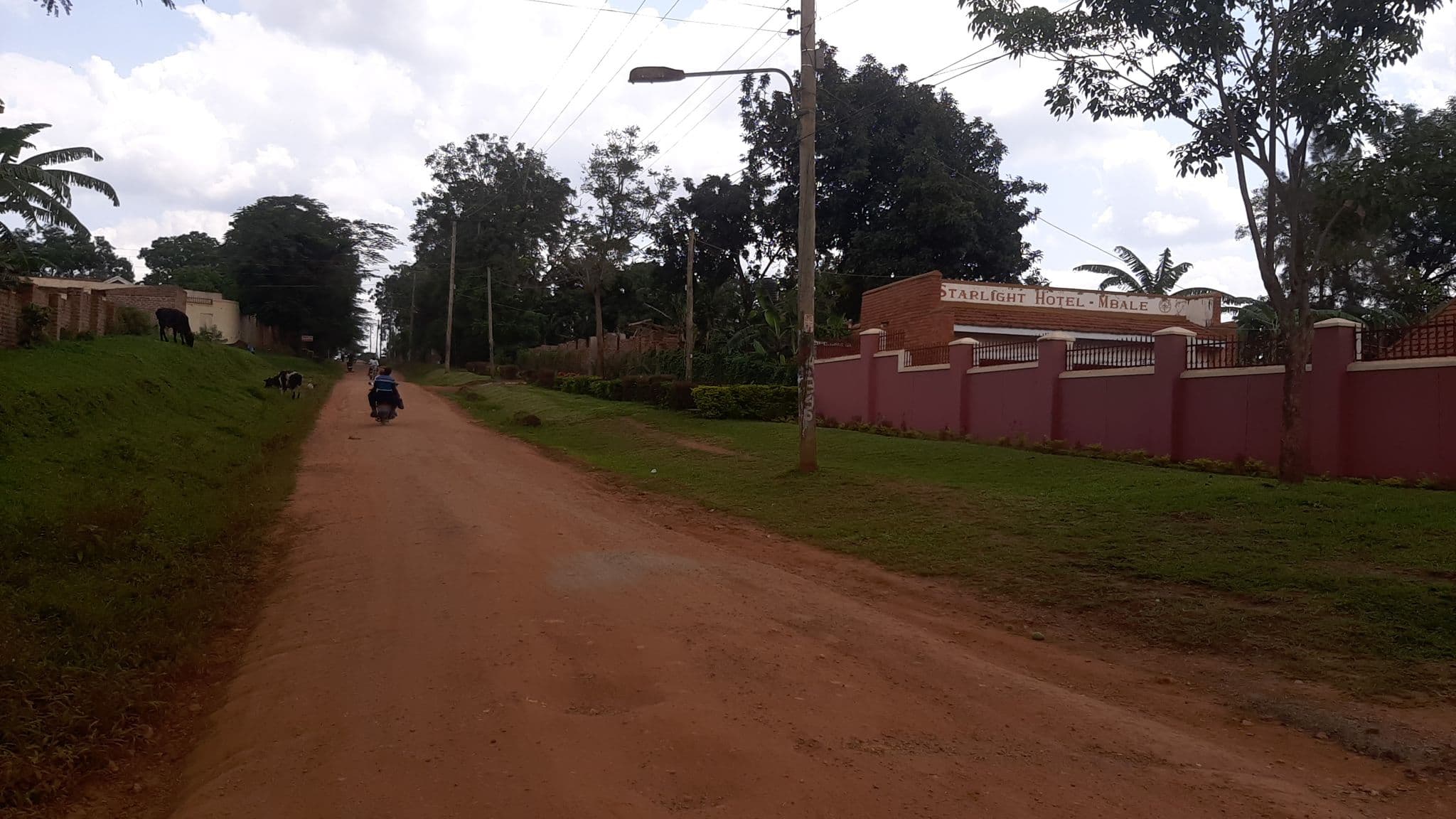Street view near Starlight Hotel, Mbale — © hills95 (CC BY-SA · Mapillary)