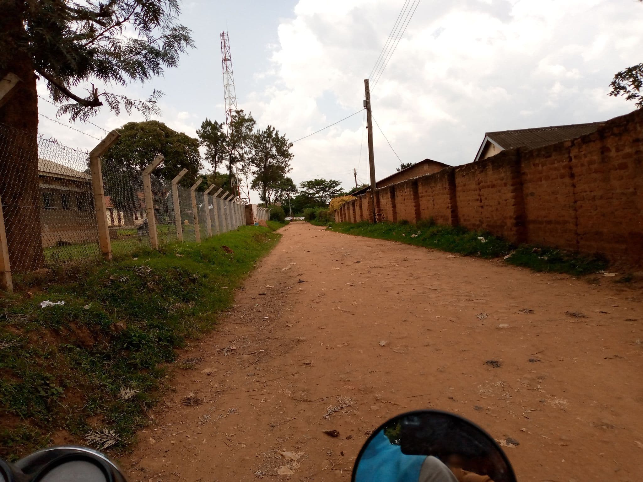 Street view near Mbale Canaan's Boy's Hostel, Mbale — © amake (CC BY-SA · Mapillary)